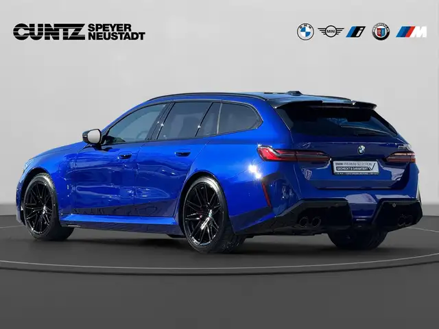 BMW M5 view 8