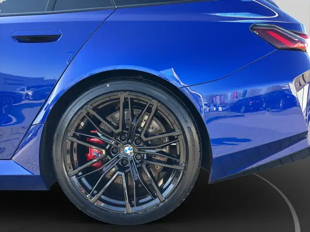 BMW M5 view 13