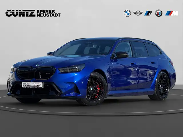 BMW M5 view 2