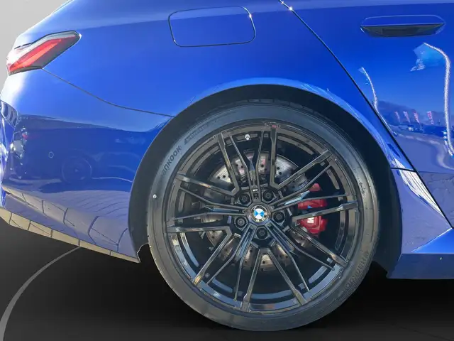 BMW M5 view 14