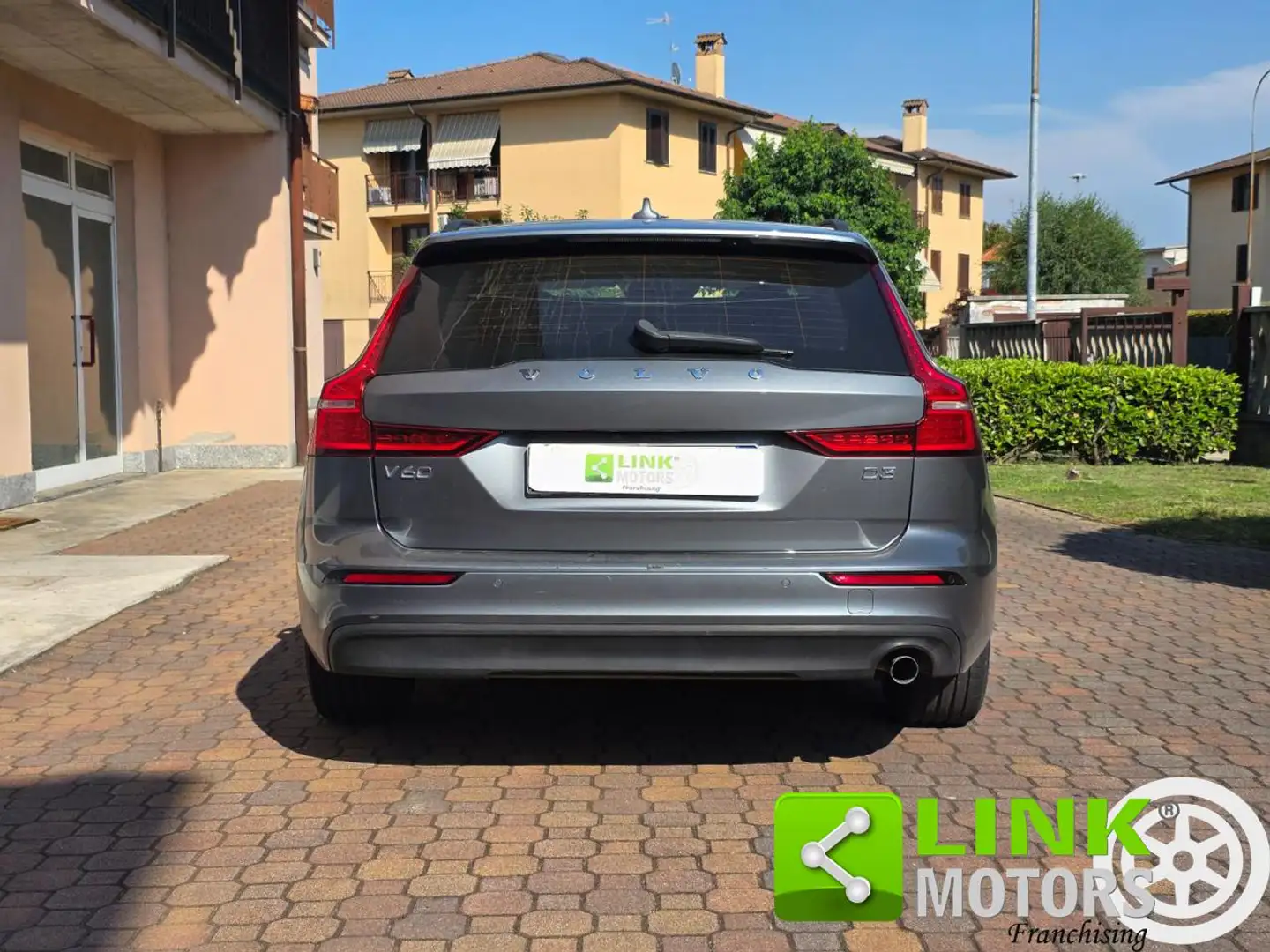Volvo V60 2.0 D3 150 CV Automatic Business Grigio - 2