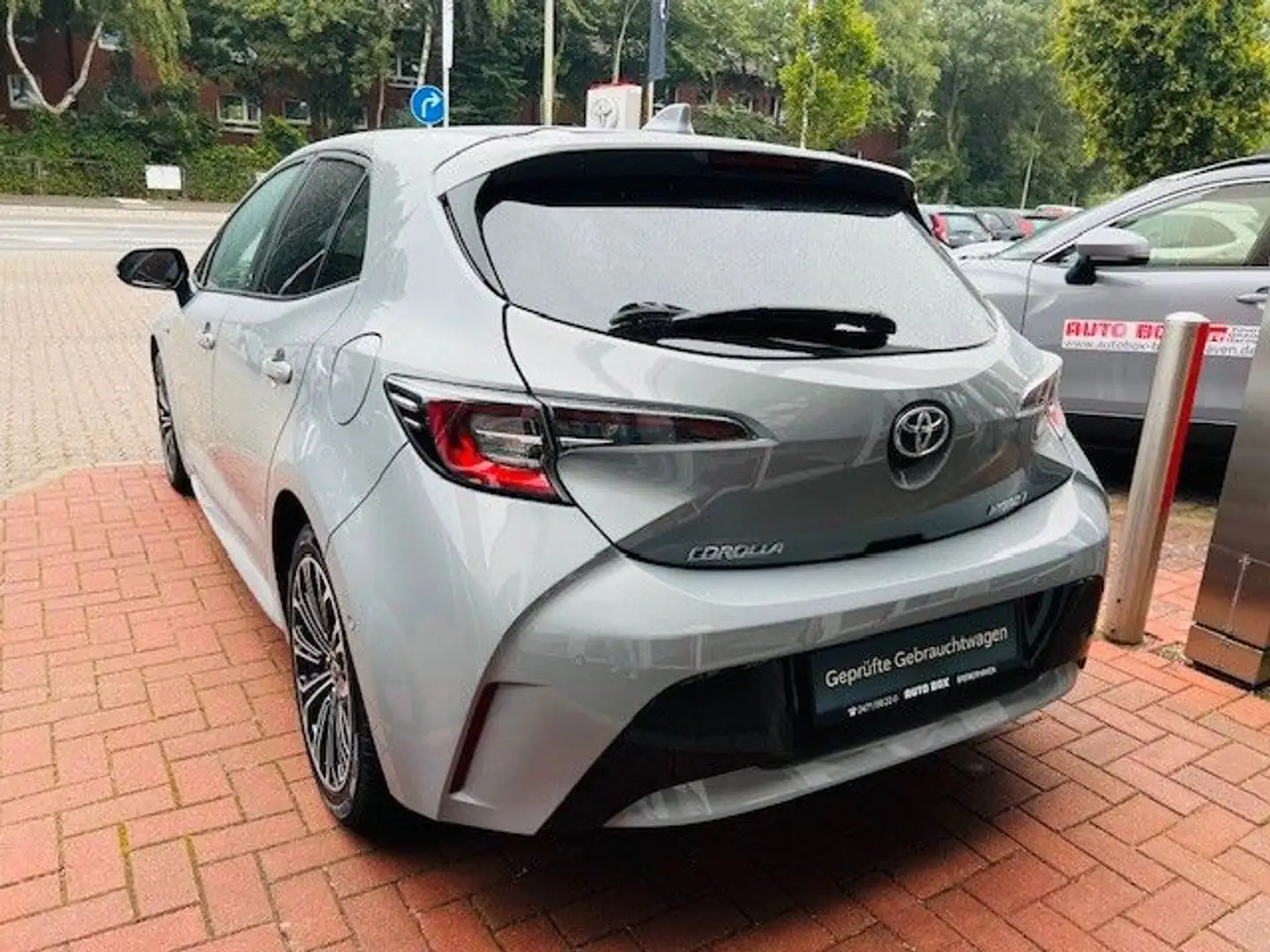 Toyota Corolla 1,8 Hybrid Team D Technik-Paket Grijs - 2
