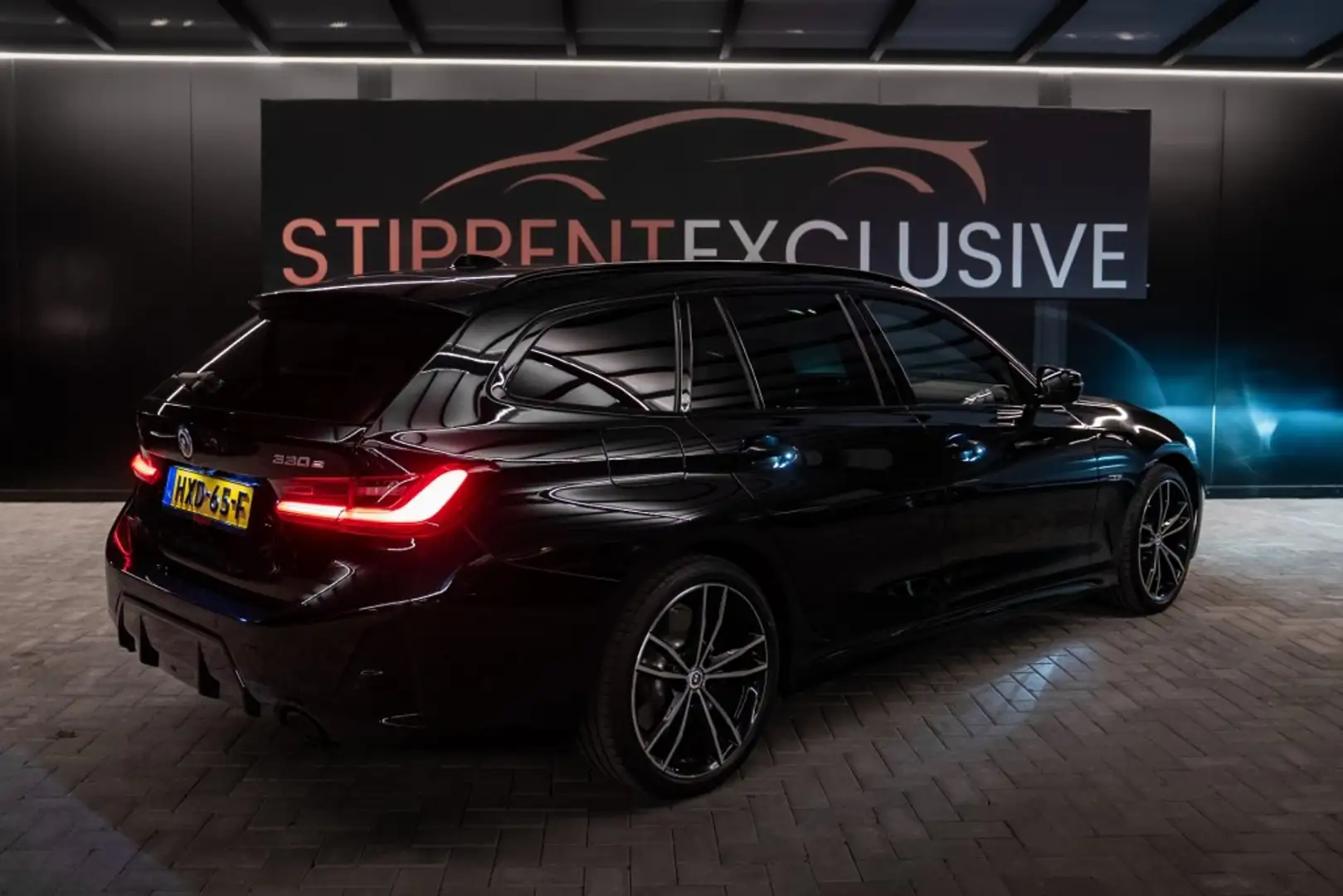 BMW 330 330e M SPORT, ZGAN, Vol-leder, facelift Noir - 2
