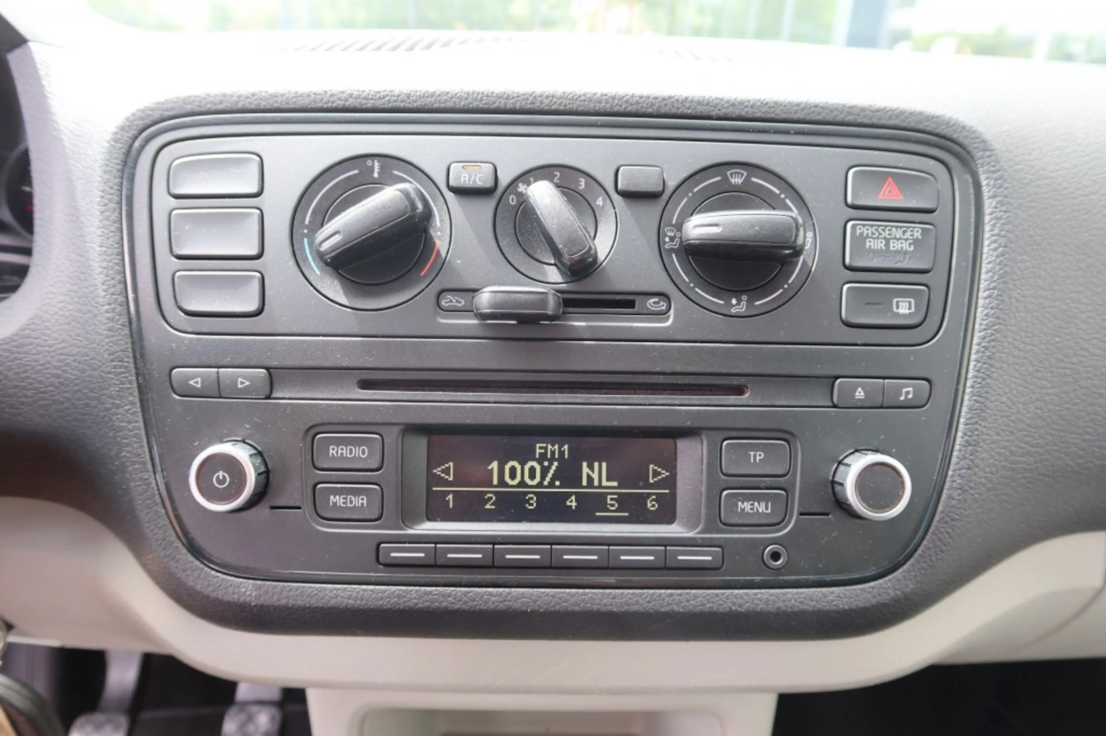 SEAT Mii 1.0 FR Connect Airco — photo 8