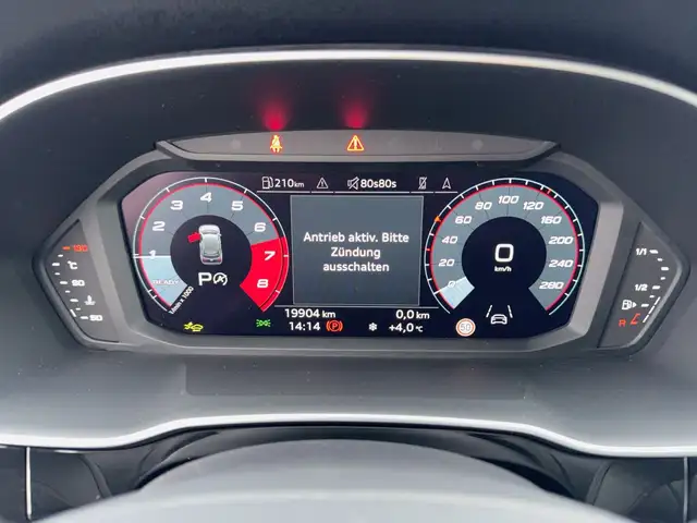 Audi Q3 view 11