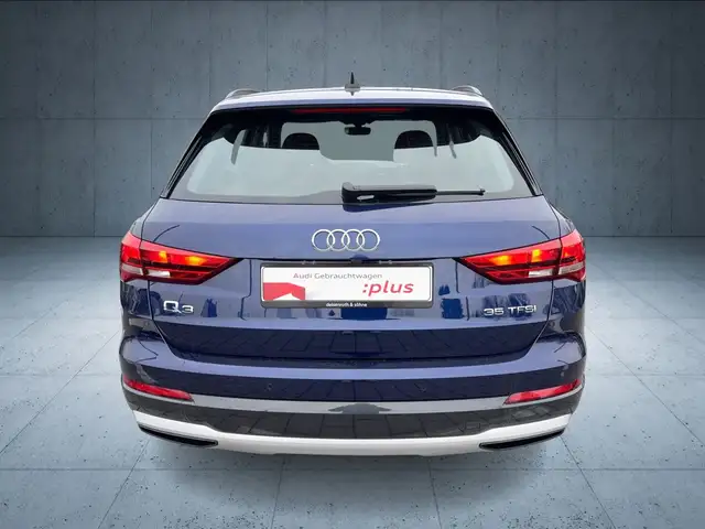 Audi Q3 view 5