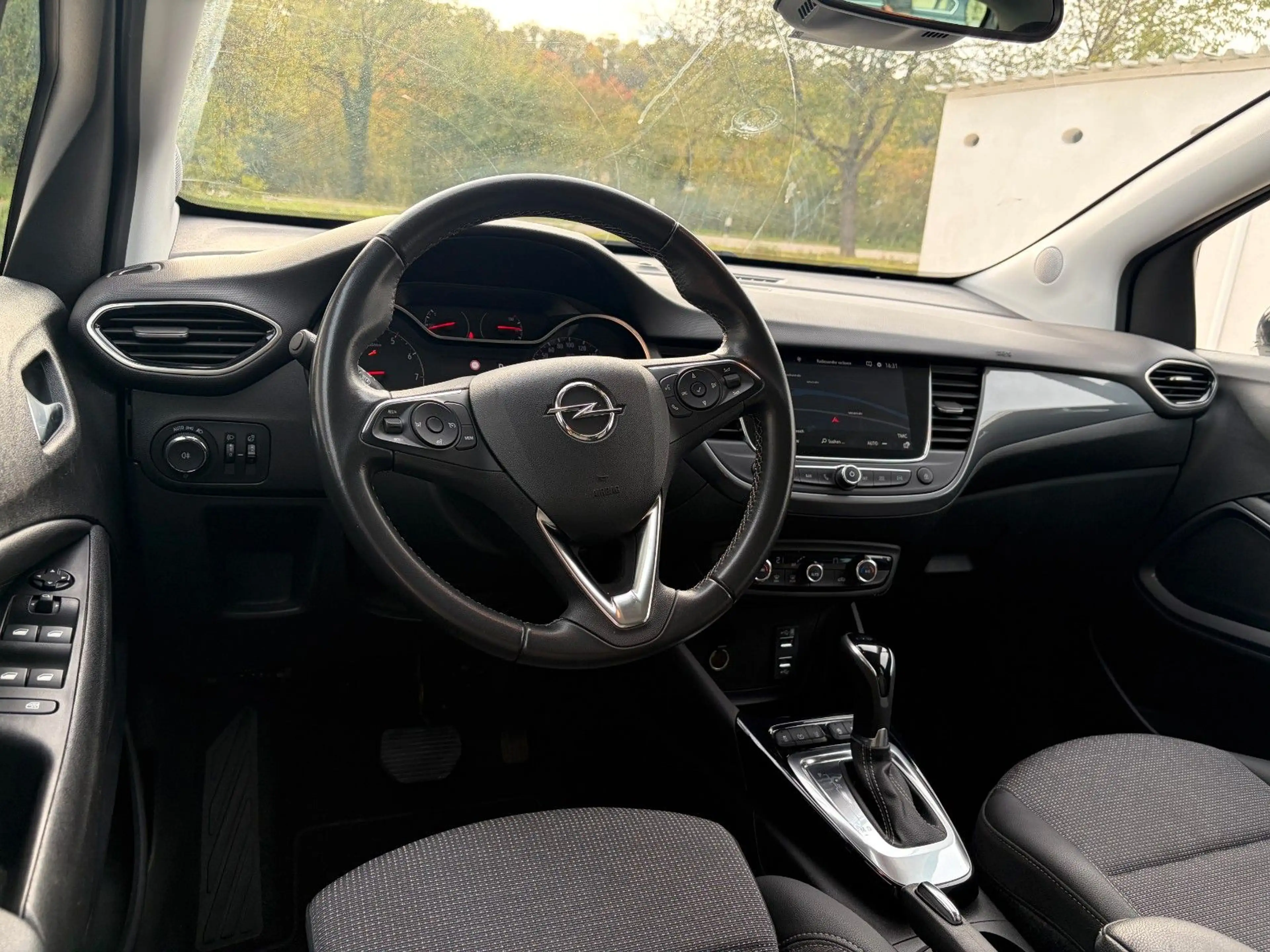 Opel Crossland X Elegance Automatik 1.2 Turbo — photo 14