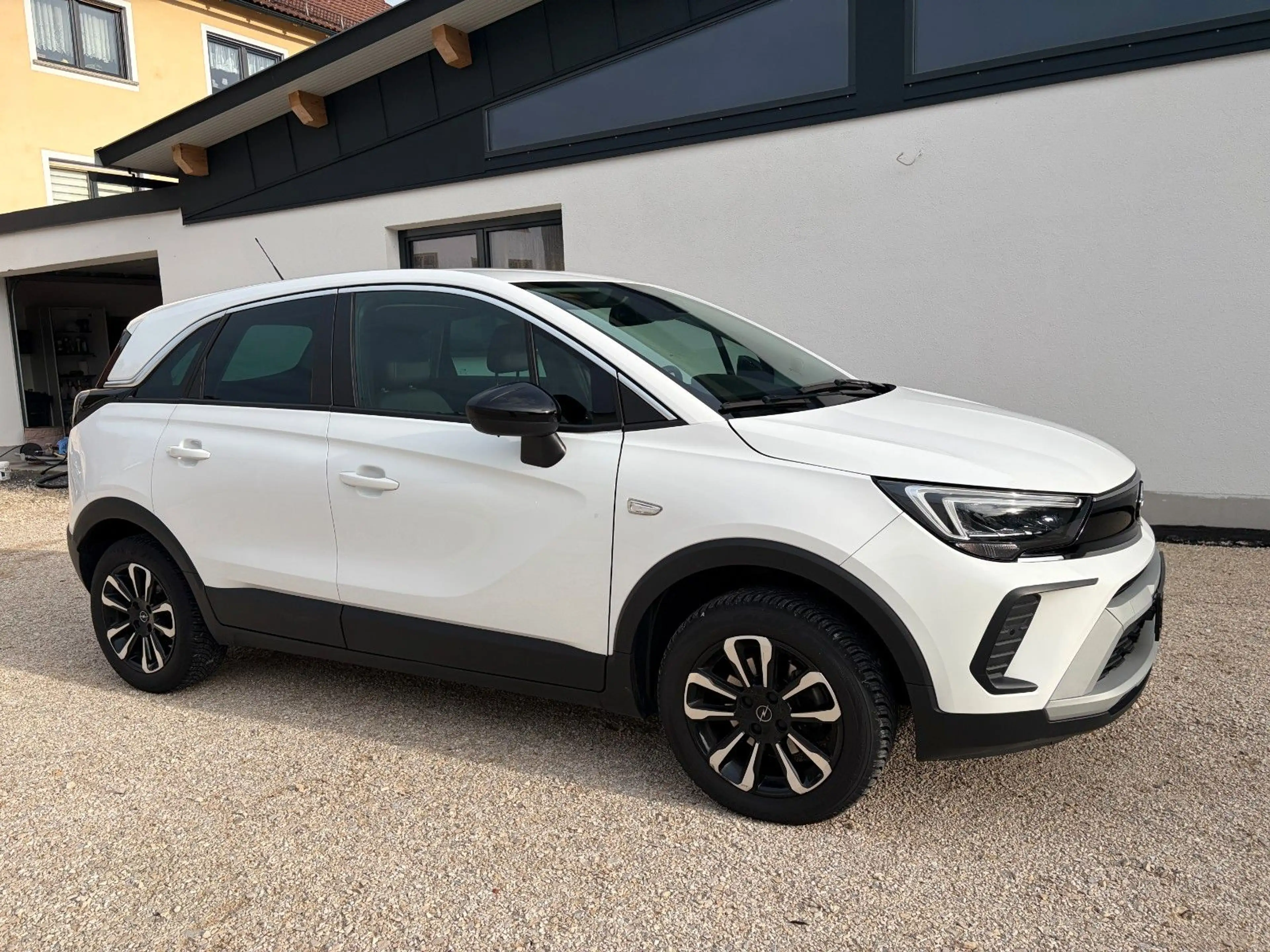 Opel Crossland X Elegance Automatik 1.2 Turbo — photo 2