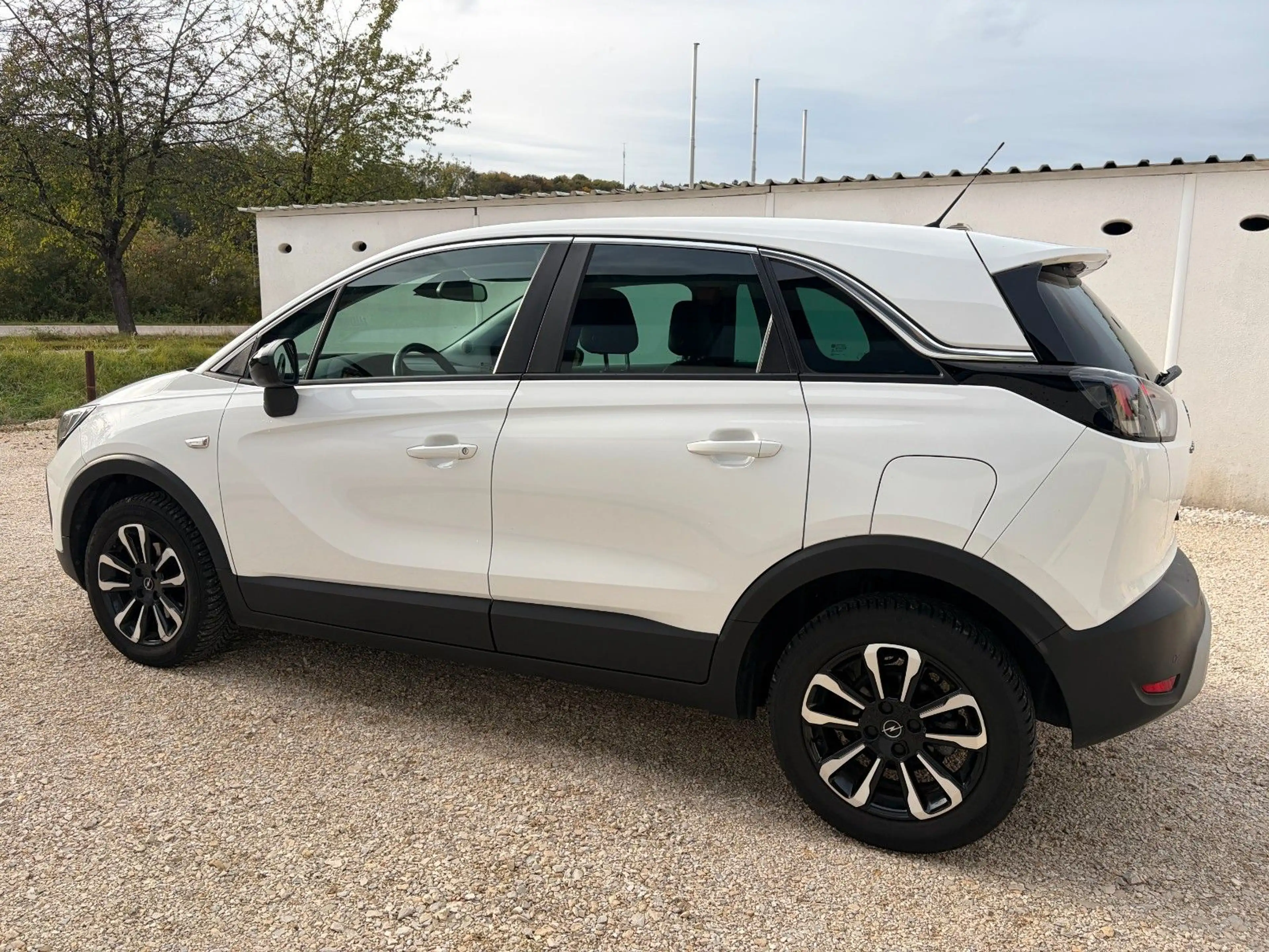 Opel Crossland X Elegance Automatik 1.2 Turbo — photo 9