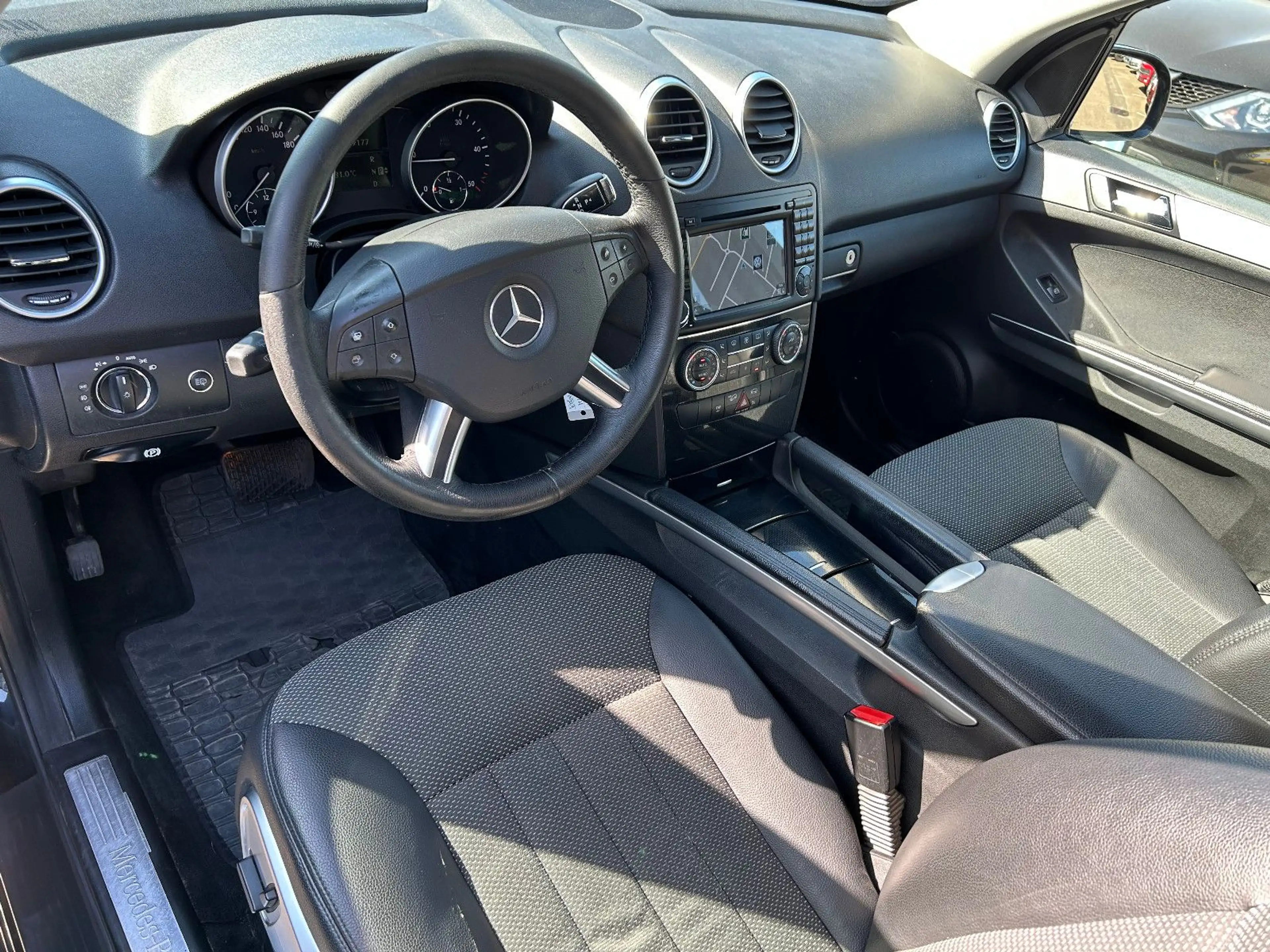 Mercedes-Benz ML 280 CDI/AHK/NAVI/BI-XENON/ALU/PDC/EURO 4// — photo 15