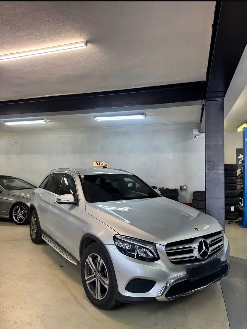 Mercedes-Benz GLC 220 d 4MATIC Aut. Silber - 1