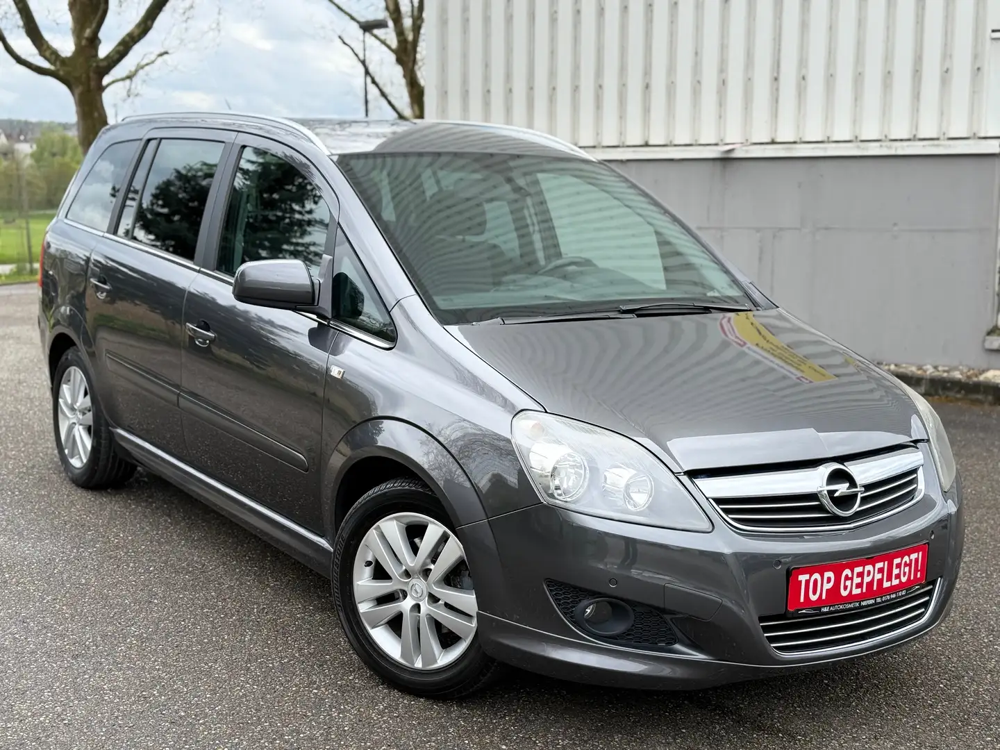 Opel Zafira 1.8-TOP GEPFLEGT-TÜV/AU NEU-7 SITZER Grau - 1