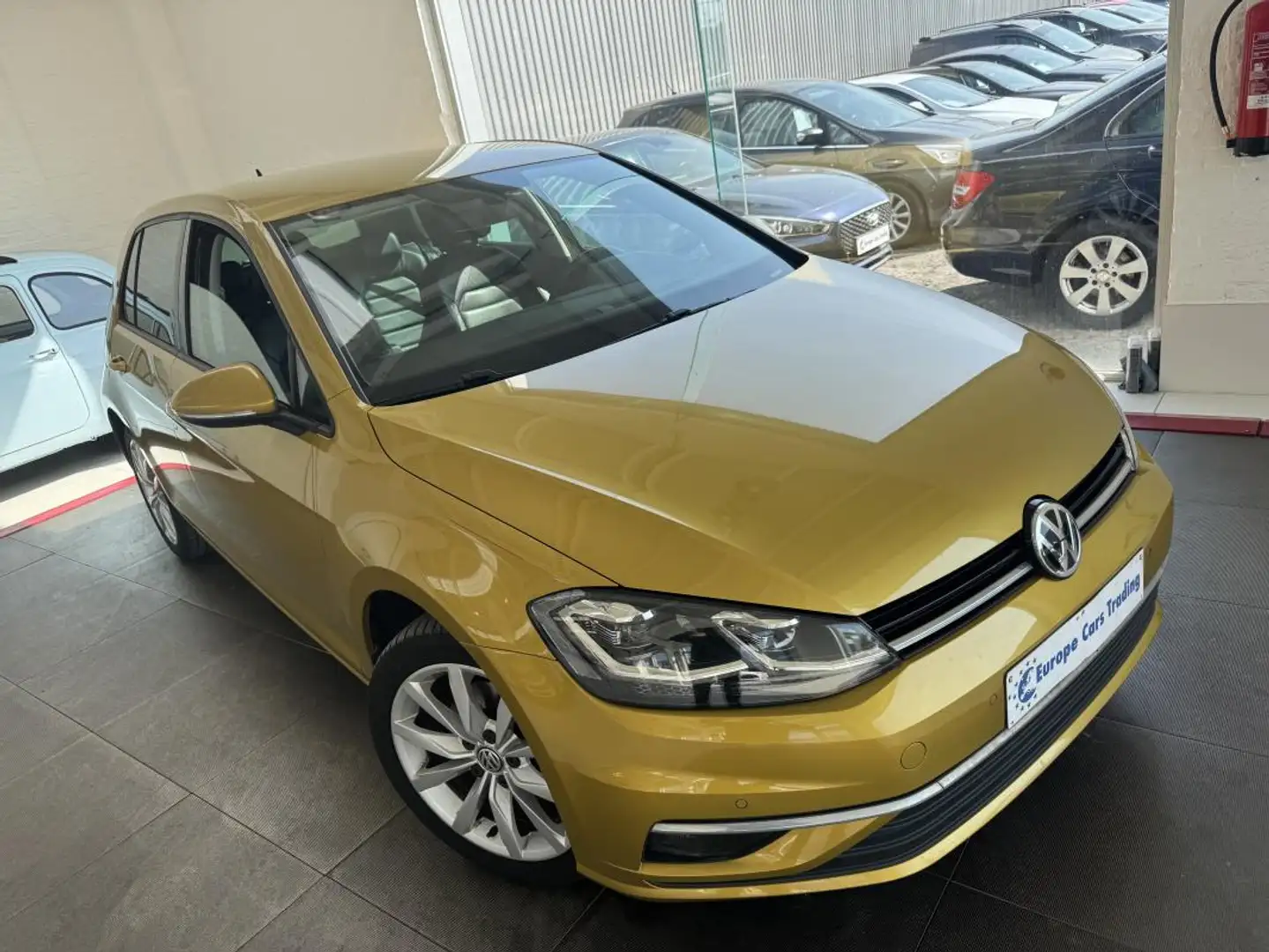 Volkswagen Golf VII 1,4 TSI 125 CH CARAT-CUIR-GPS CAMERA-GAR 12 m Or - 2
