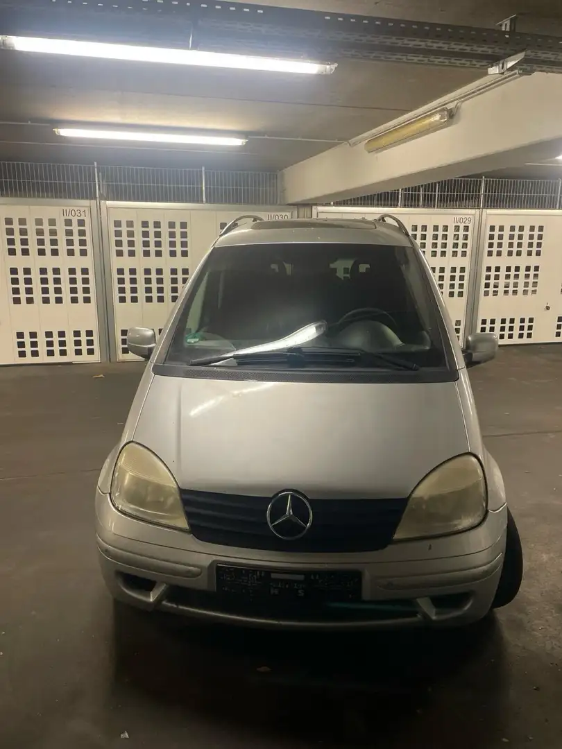 Mercedes-Benz Vaneo 1.9 Family srebrna - 1