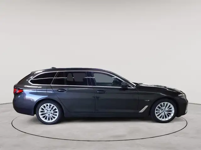 BMW 5 Series view 3