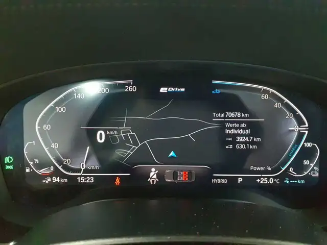 BMW 5 Series view 11