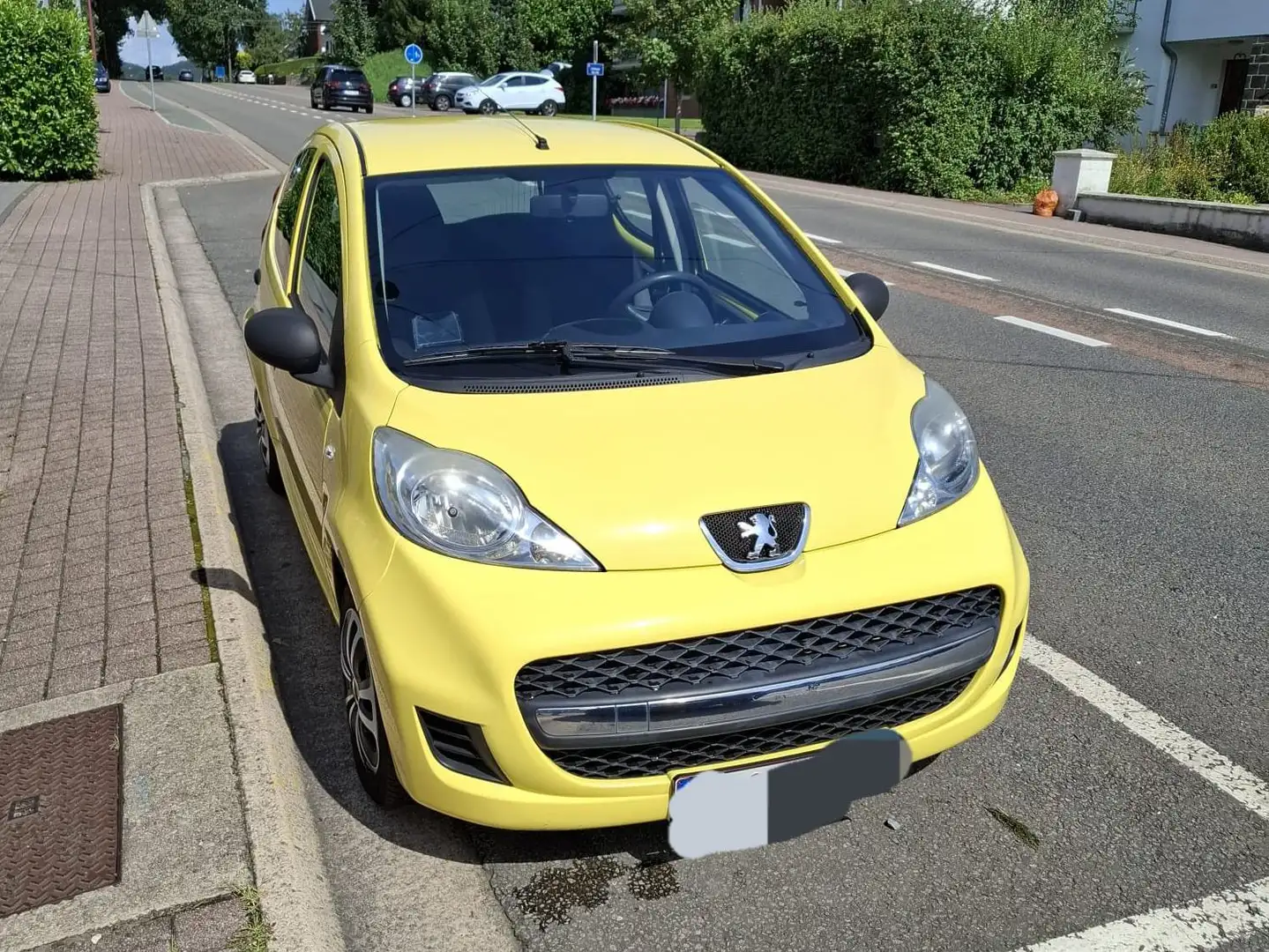 Peugeot 107 107 1.0i Urban Geel - 1