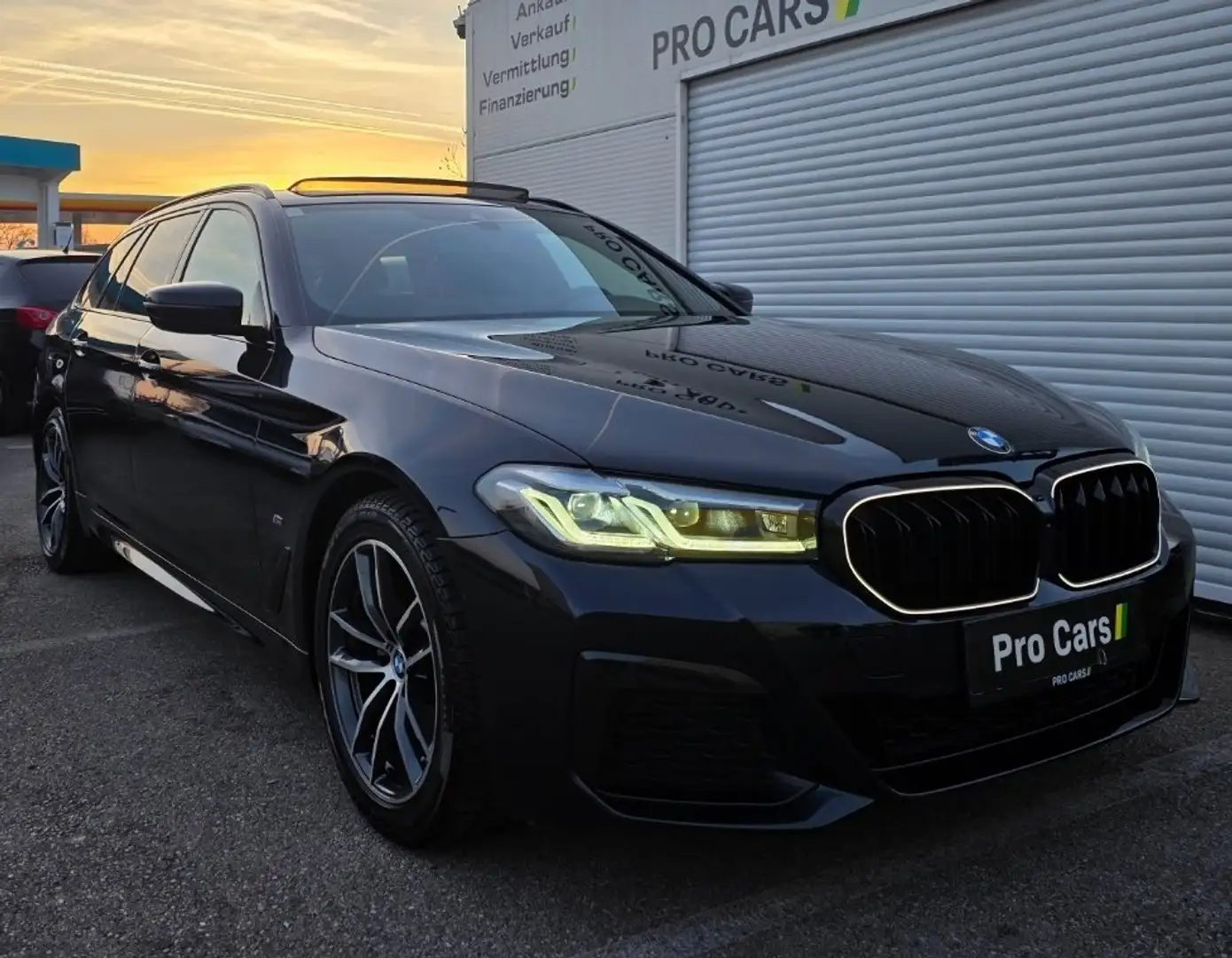 BMW 520 M Paket , Panoramadach, Leder Garantie Schwarz - 1