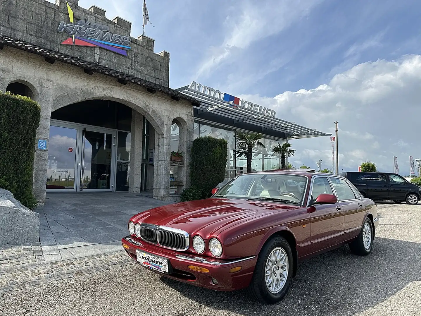 Jaguar XJ 8 3.2 Executive *V8* Červená - 2