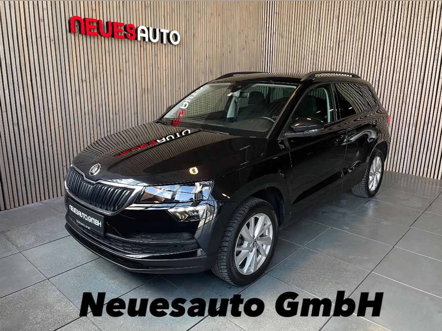Skoda Karoq Limited 1,6 TDI Aut. *AHK*Navi*ACC* Schwarz - 1
