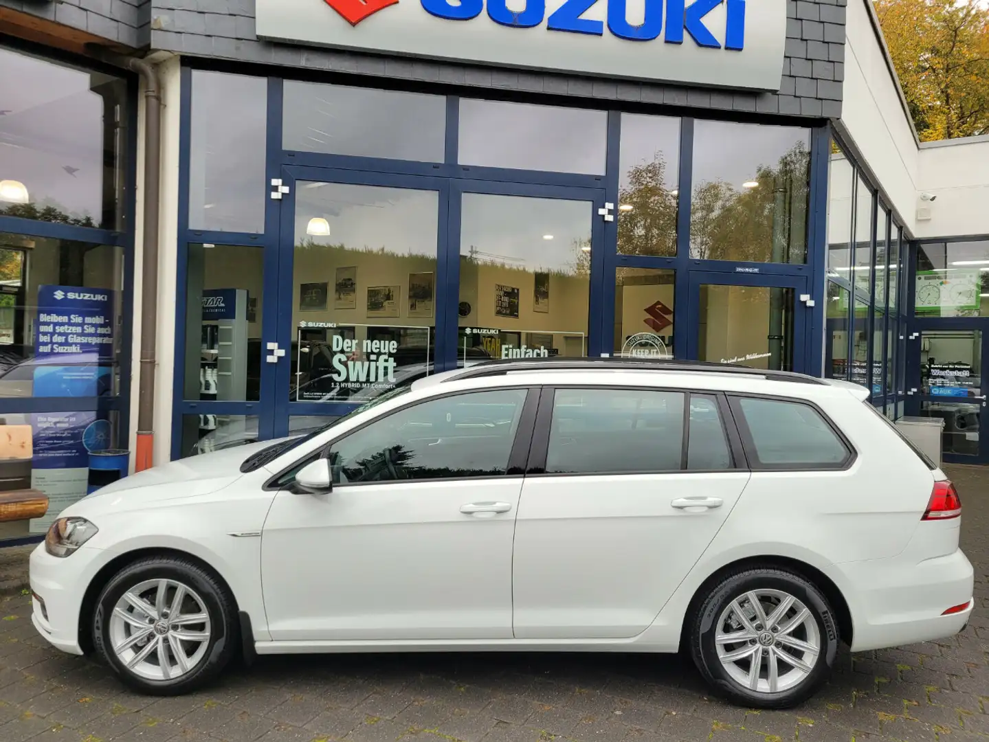 Volkswagen Golf Variant Comfortline BlueMotion TGI*Erdgas*ACC*Sitzh. Weiß - 2