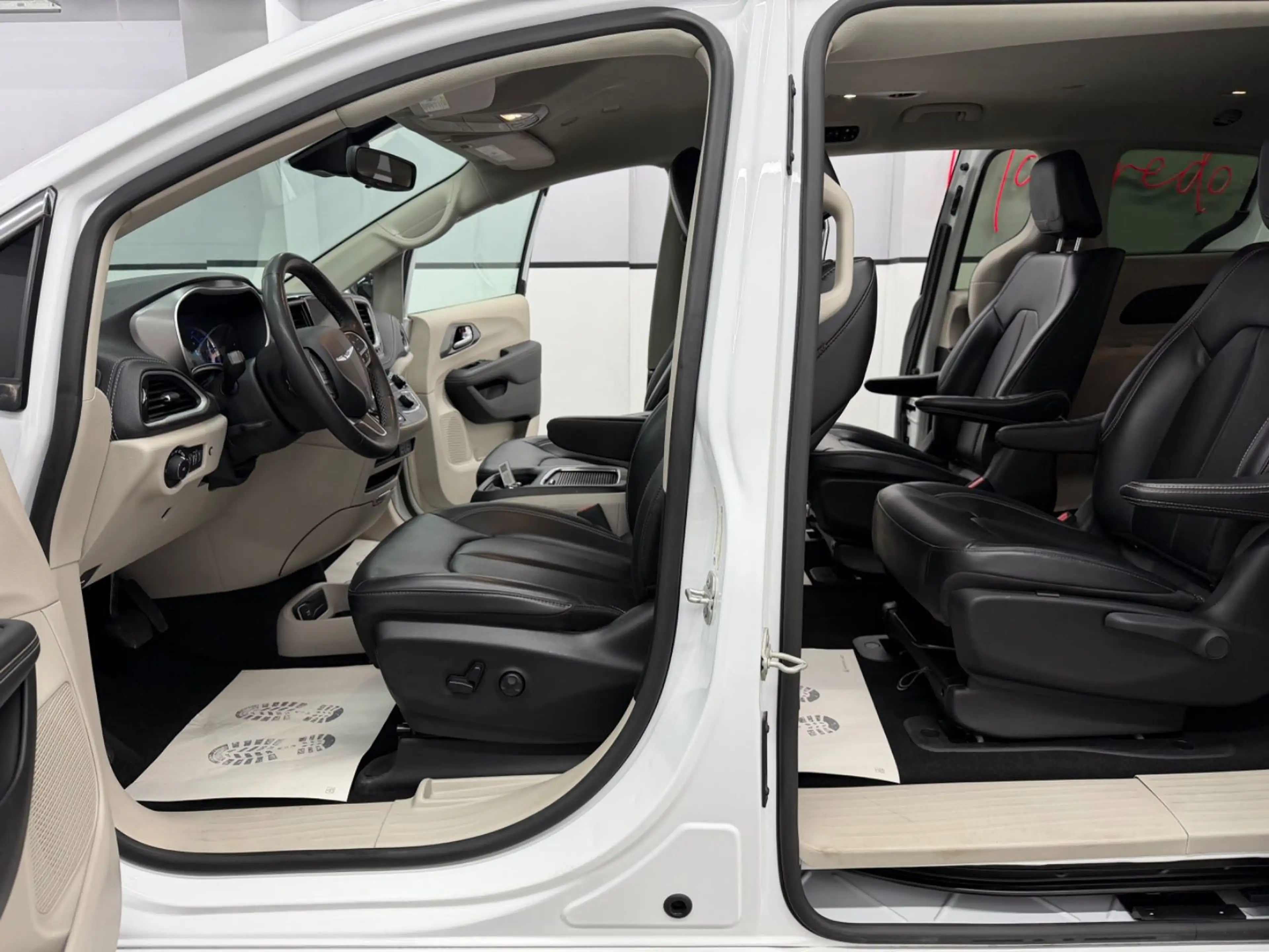 Chrysler Pacifica 3.6 V6 Hybrid Touring L*Memory*ACC*SHZ — photo 15