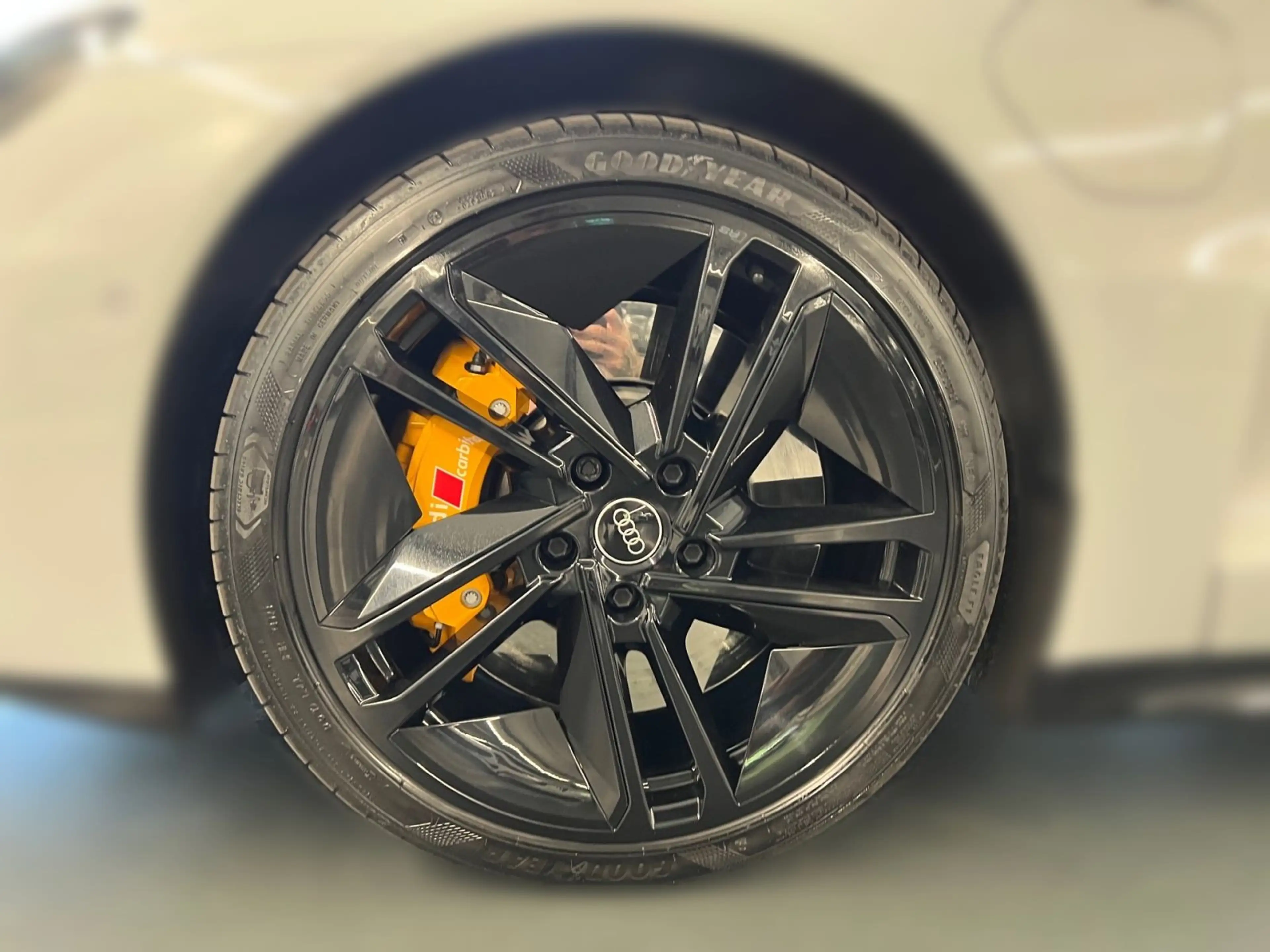 Audi e-tron GT B&O DAB HUD Laser Pano Tempoma — photo 4
