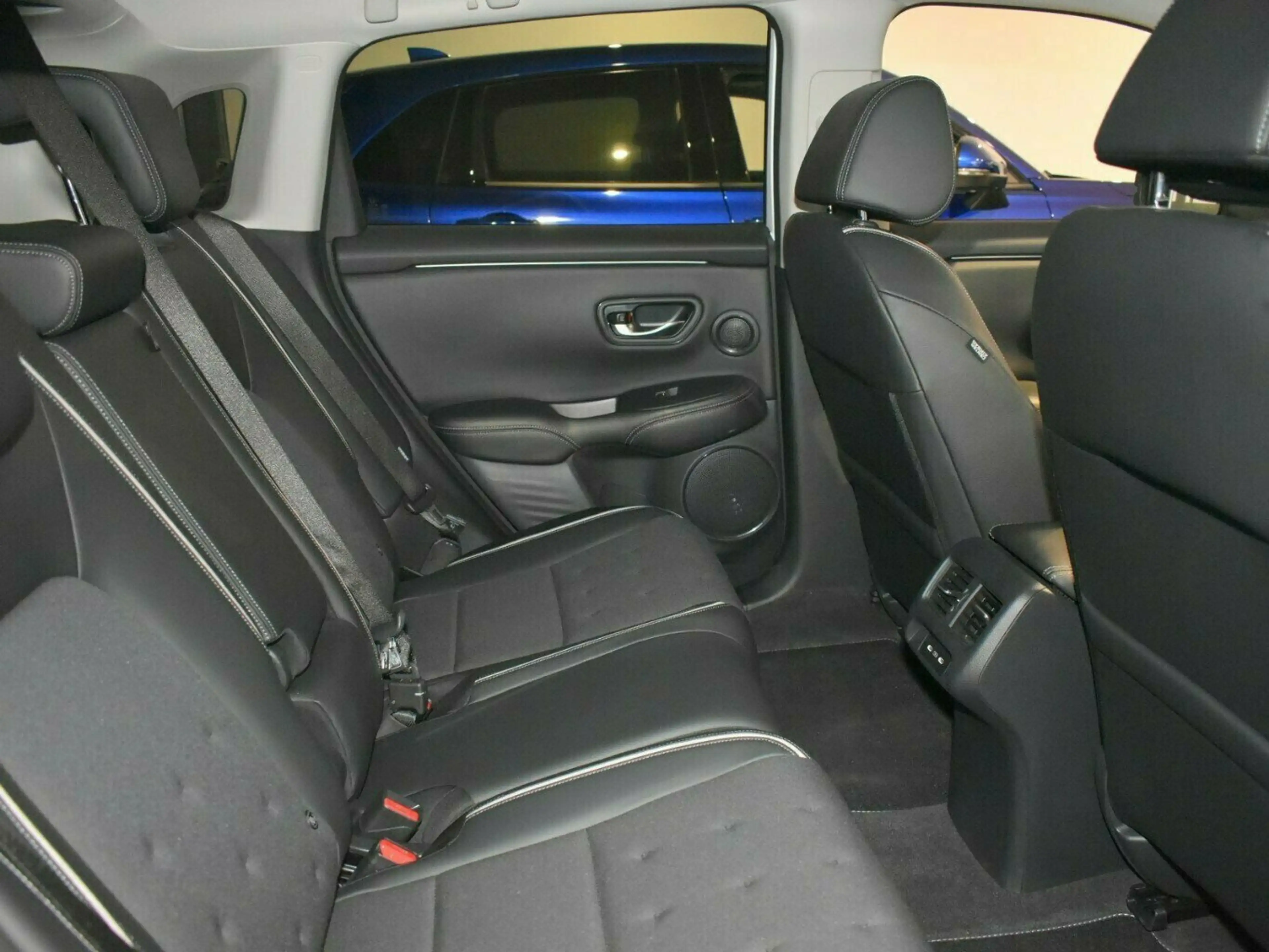 Honda ZR-V e:HEV Sport — photo 12