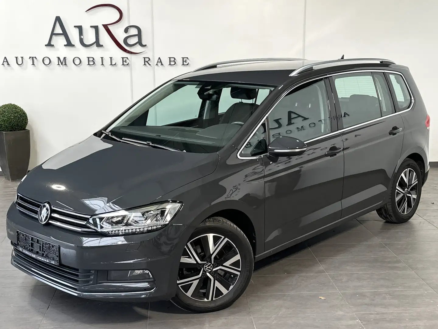 Volkswagen Touran 2.0 TDI DSG 7-Sitzer Highline NAV+LED+AHK Grau - 1