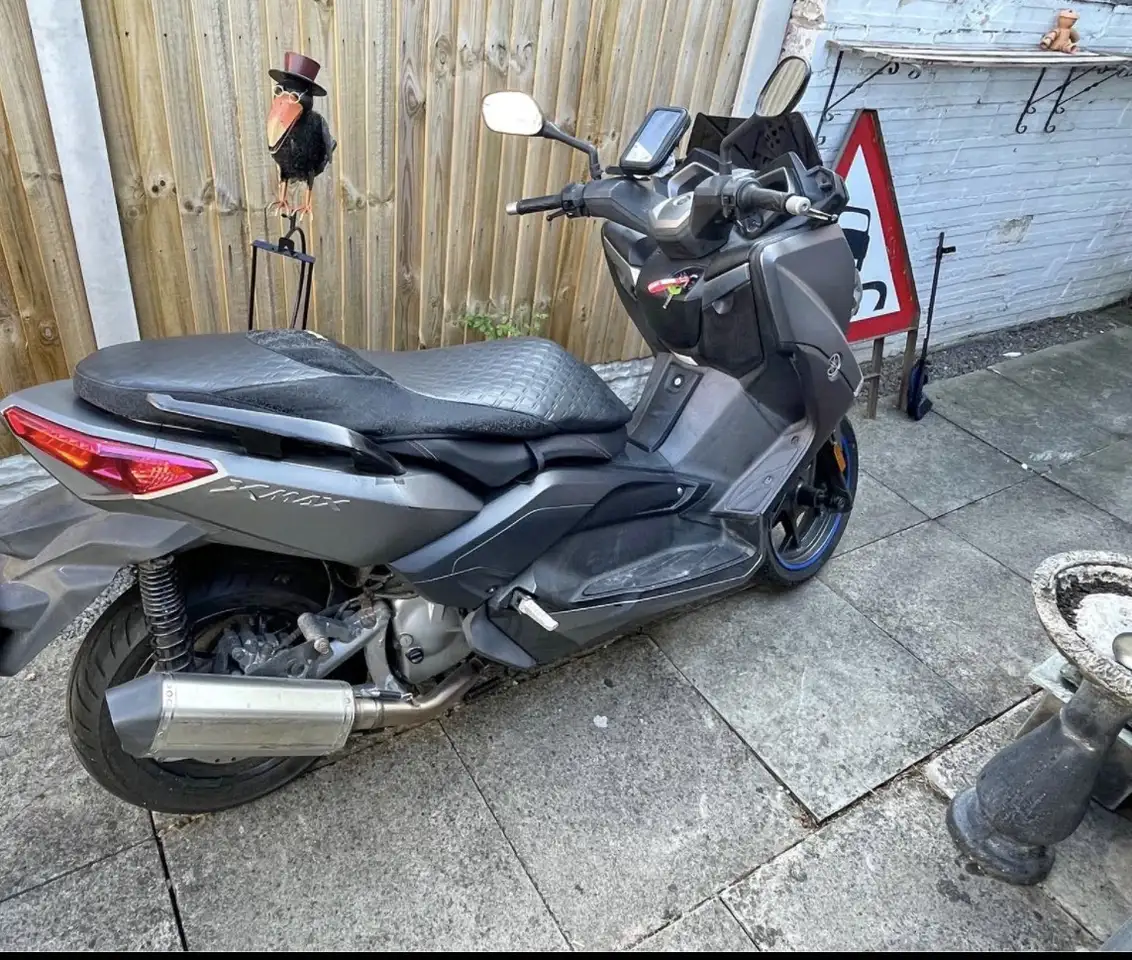 Yamaha X-Max 125