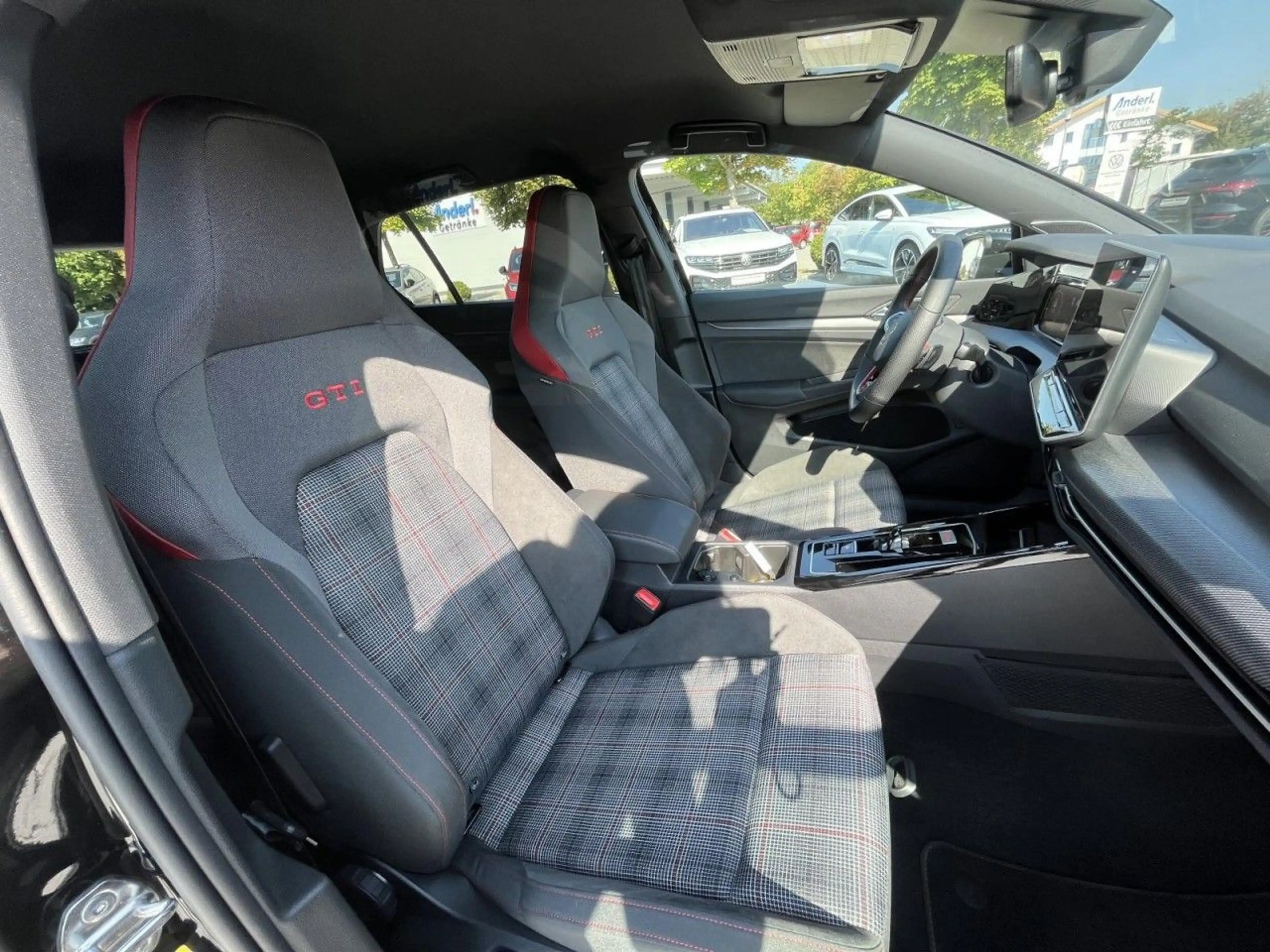 Volkswagen Golf GTI Golf VIII GTI 2.0 TSI DSG (IQ.Light+Head-up+DCC) — photo 12