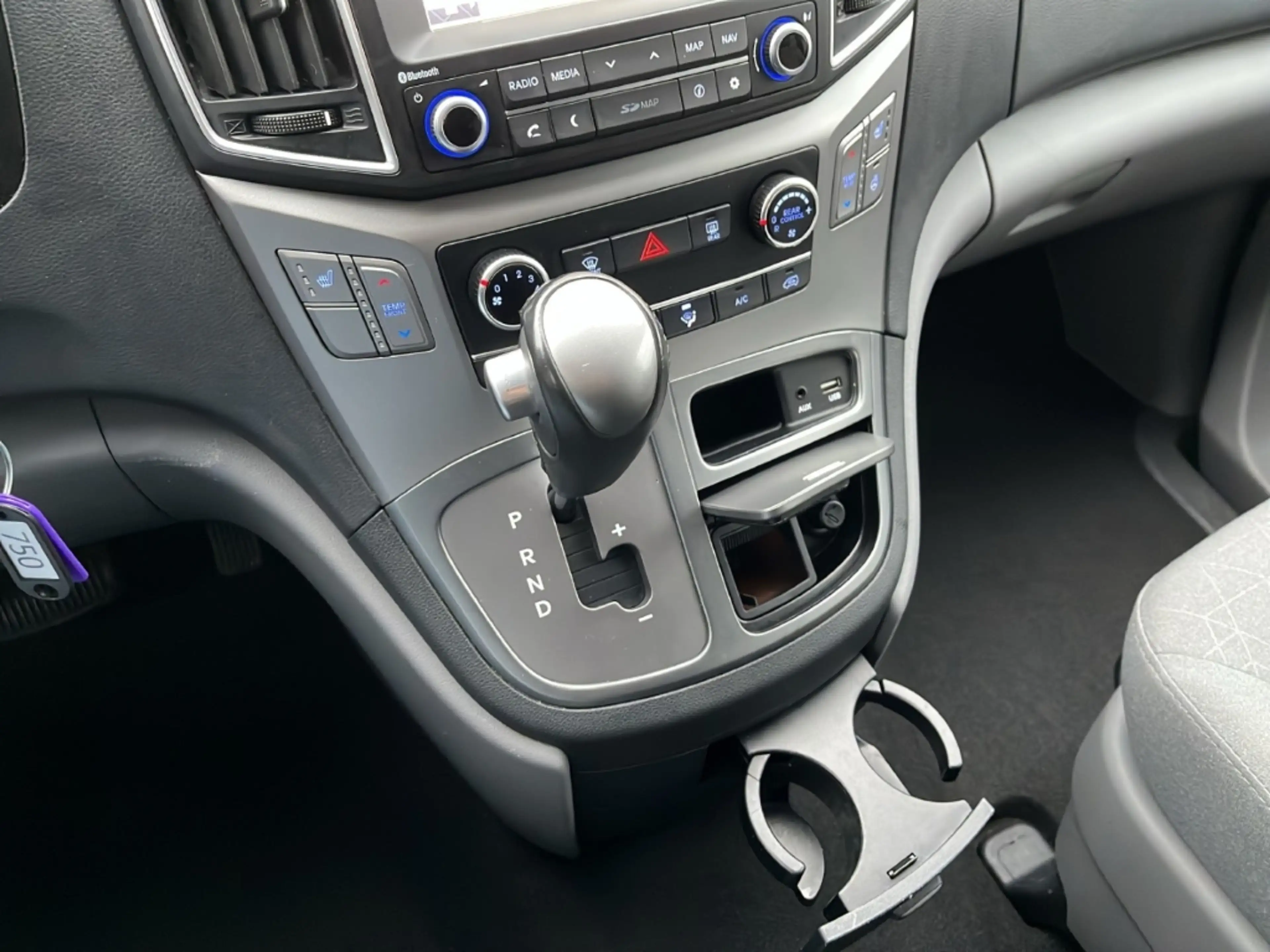 Hyundai H-1 TREND 2.5 CRDi *NAVI*CAM*AHK*SITZHZG* — photo 18