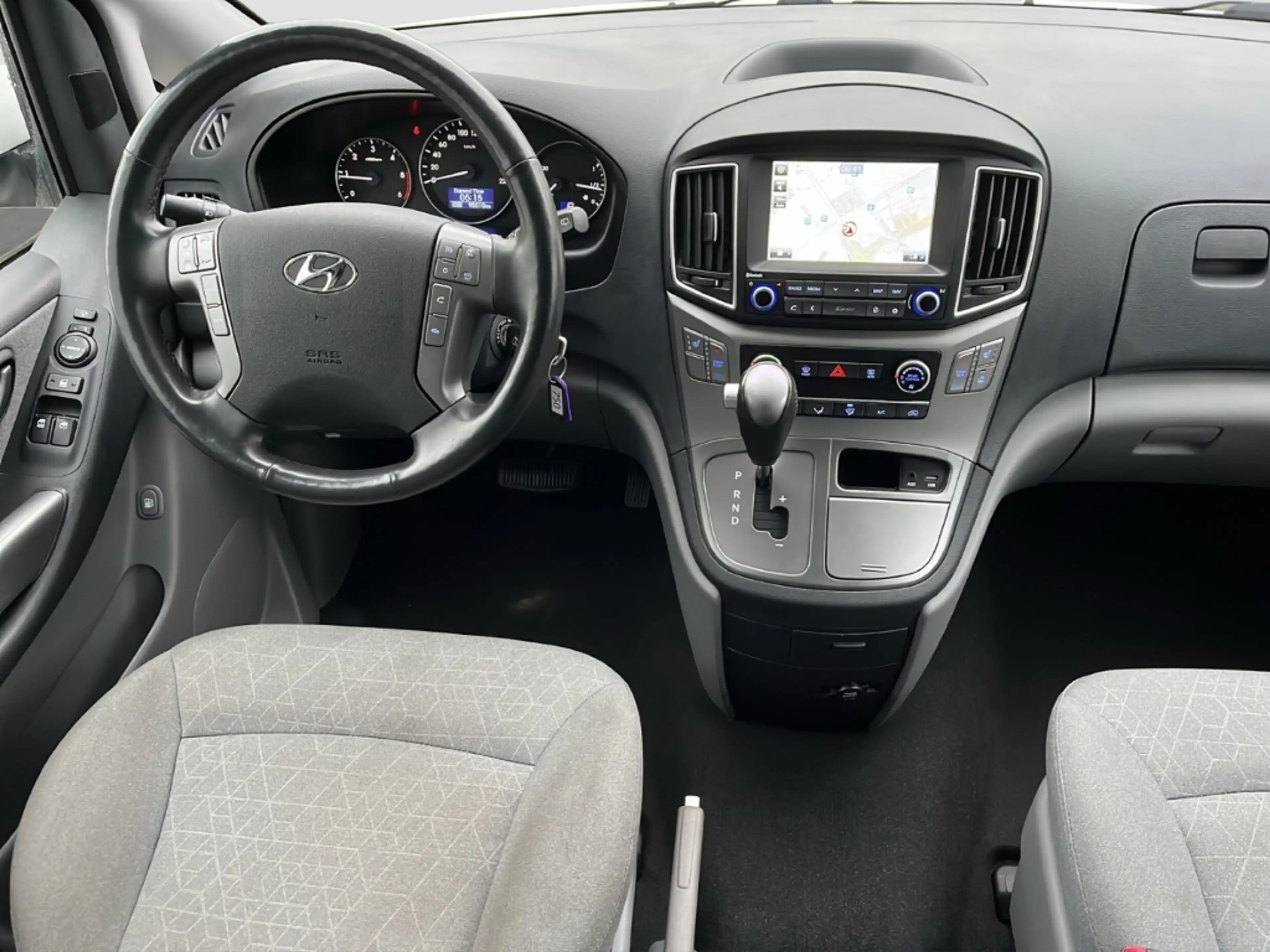 Hyundai H-1 TREND 2.5 CRDi *NAVI*CAM*AHK*SITZHZG* — photo 10