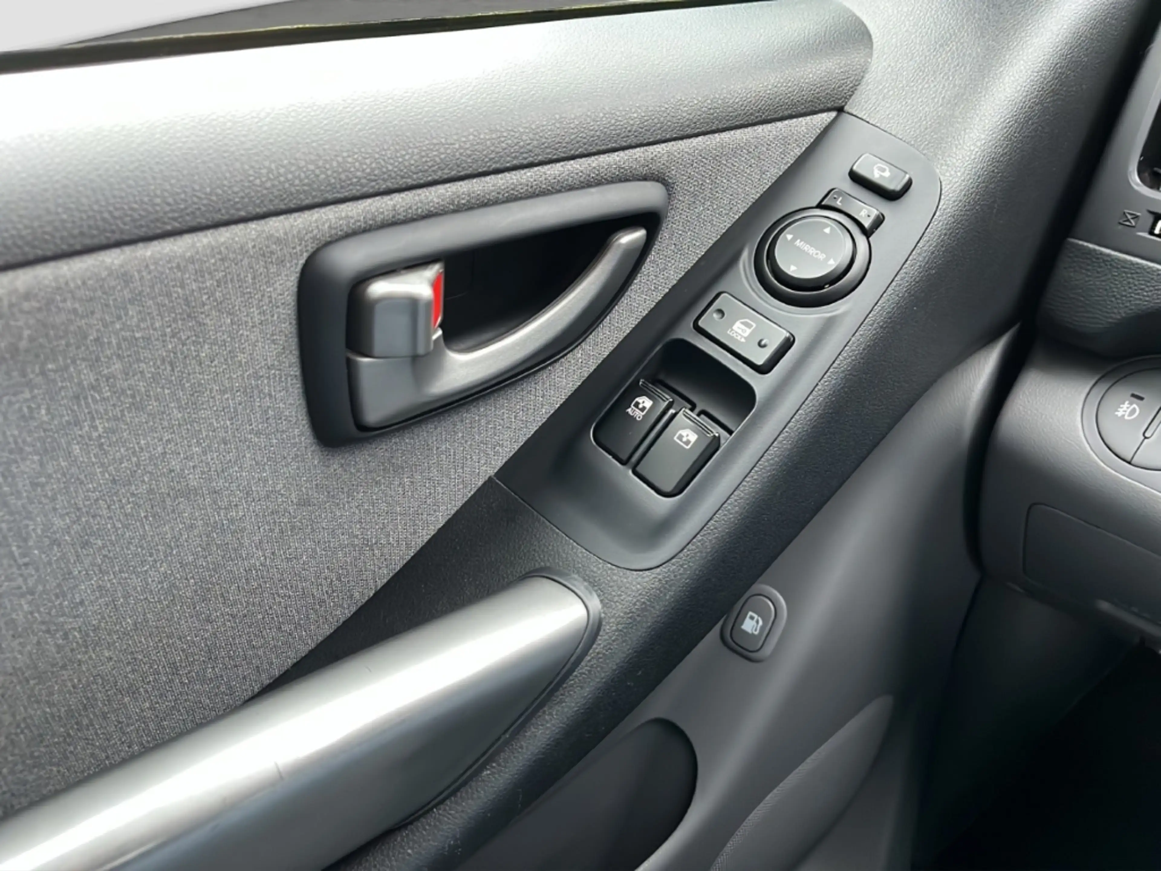 Hyundai H-1 TREND 2.5 CRDi *NAVI*CAM*AHK*SITZHZG* — photo 13