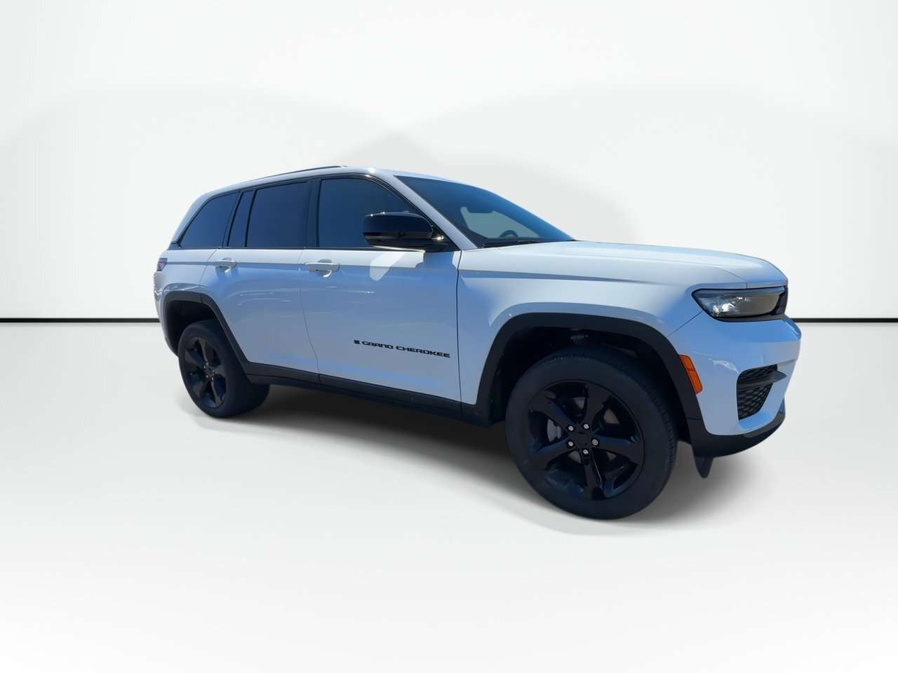 2025 Jeep Grand Cherokee ALTITUDE | Roof | Lthr | Kyless | Warranty to 2030 — снимка 1