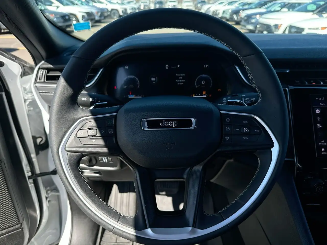 Jeep Grand Cherokee снимка Jeep Grand Cherokee