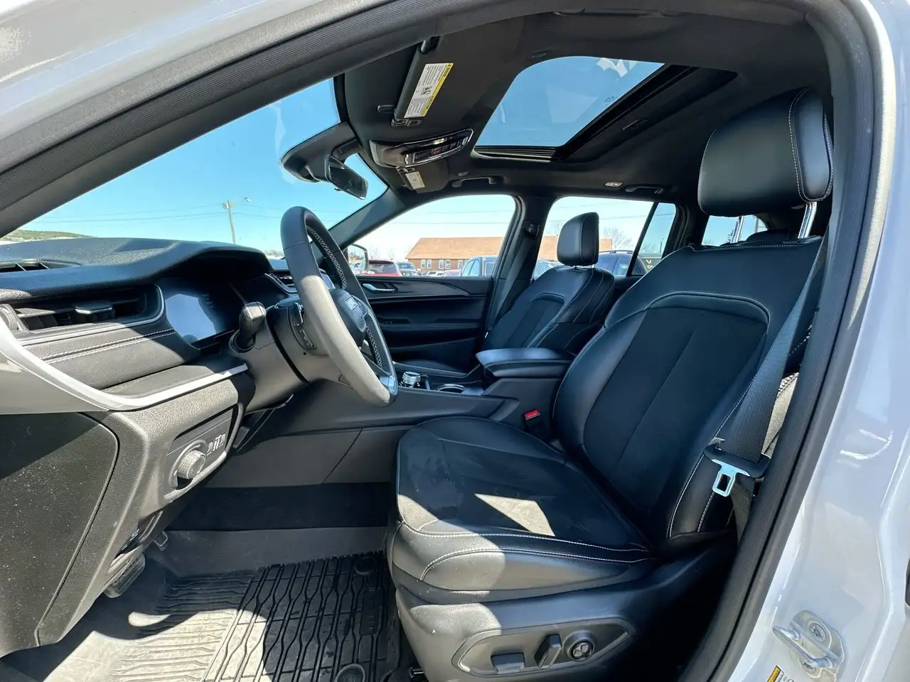 Jeep Grand Cherokee снимка Jeep Grand Cherokee