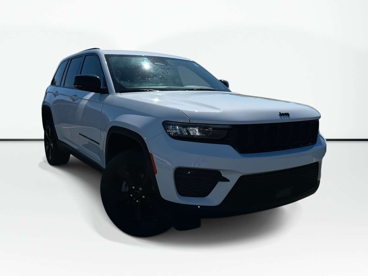 2025 Jeep Grand Cherokee ALTITUDE | Roof | Lthr | Kyless | Warranty to 2030