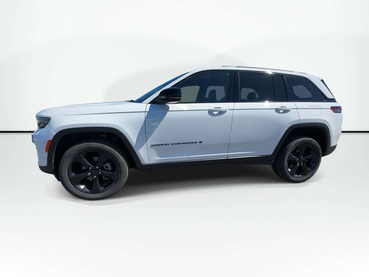 2025 Jeep Grand Cherokee ALTITUDE | Roof | Lthr | Kyless | Warranty to 2030 — снимка 1