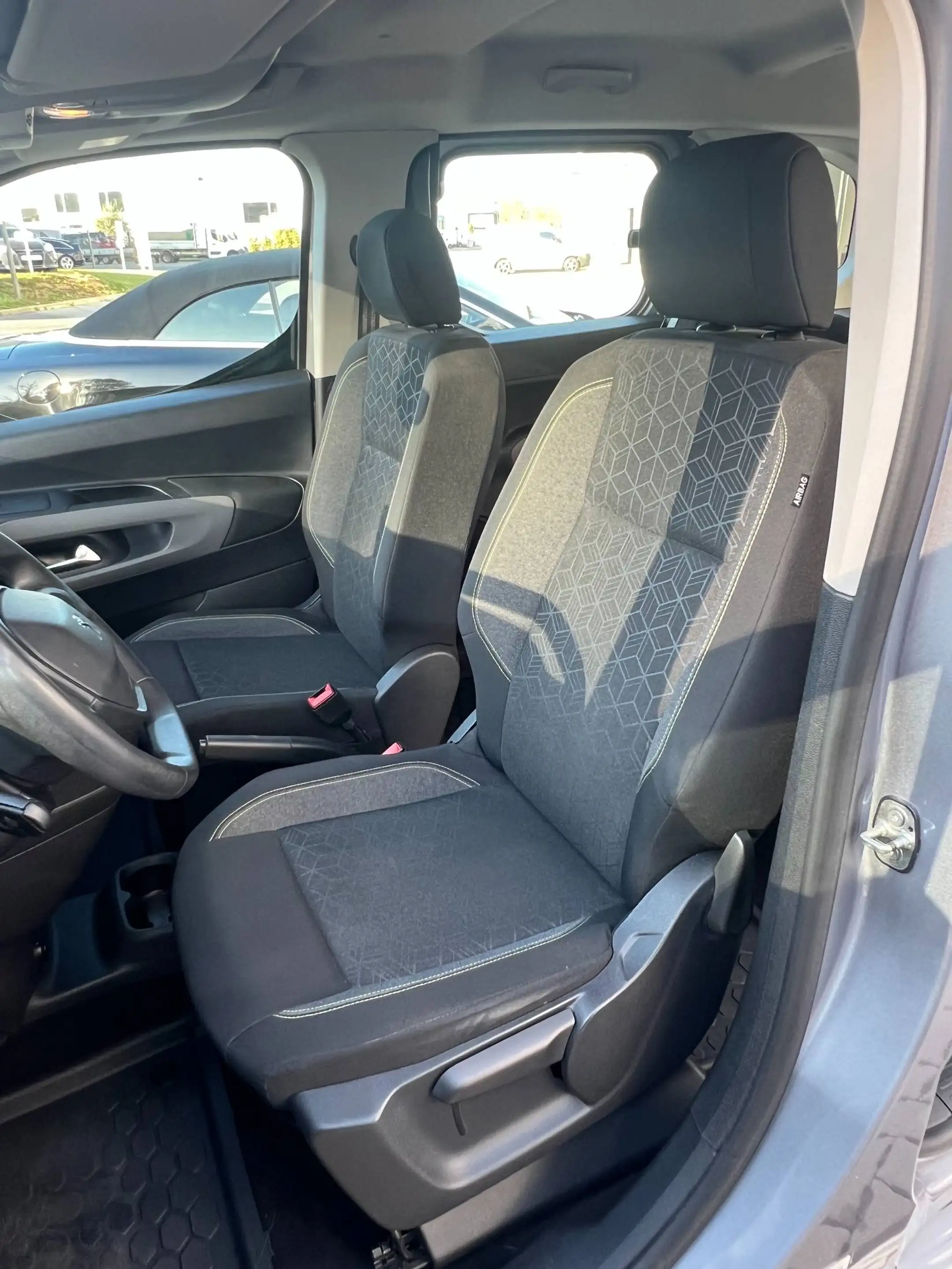 Peugeot Rifter Rifter 1.5 BlueHDi Standard Allure S — photo 11