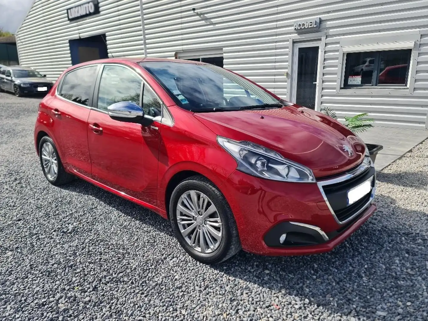 Peugeot 208 1.2 PureTech 82ch BVM5 Style Red - 2