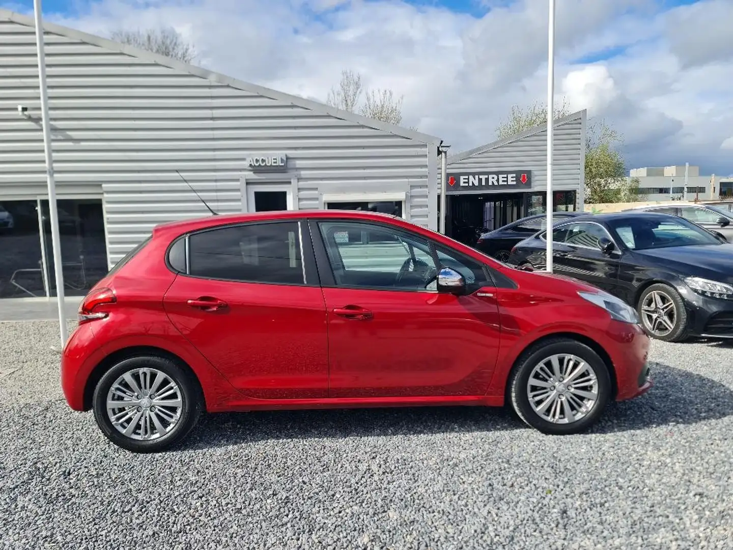 Peugeot 208 1.2 PureTech 82ch BVM5 Style Red - 1