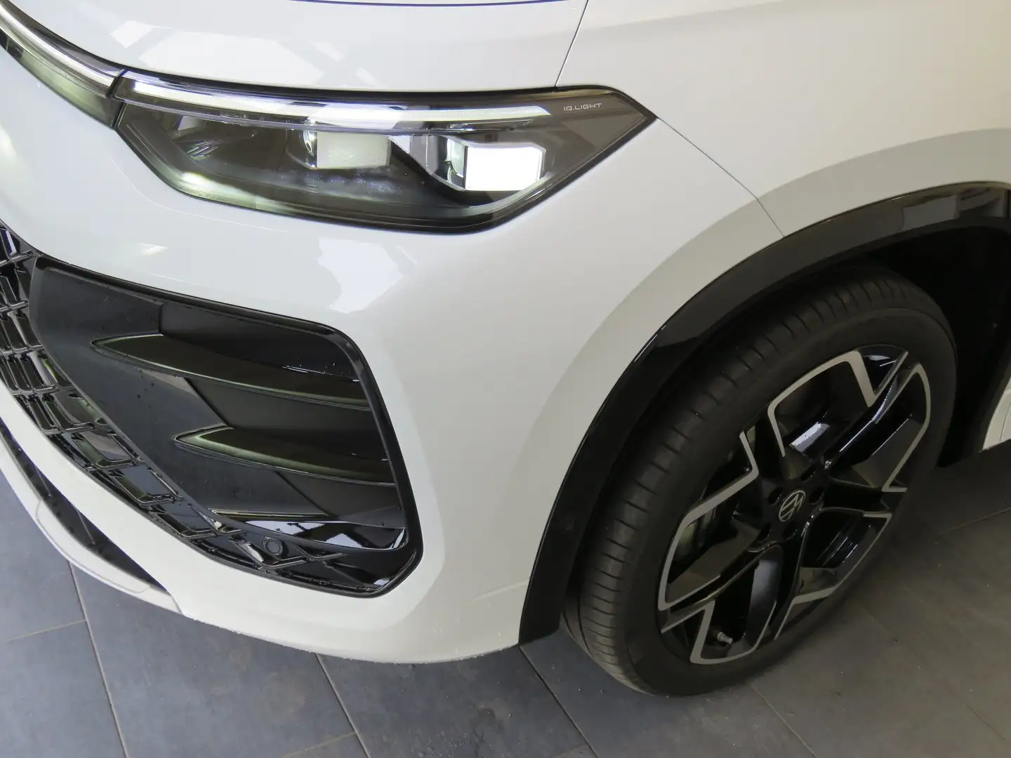 Volkswagen Tayron Sport TDI 4MOTION DSG Белый - 2