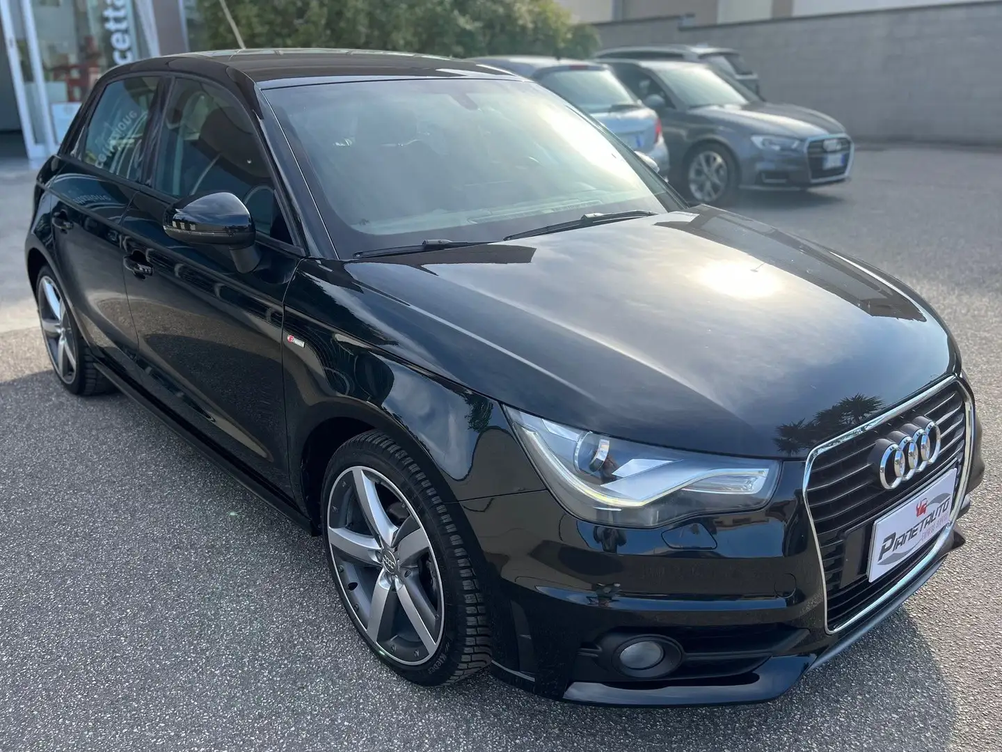 Audi A1 SPB Sportback 1.6 tdi 90cv Ambition S LINE NAVI/17 Zwart - 1