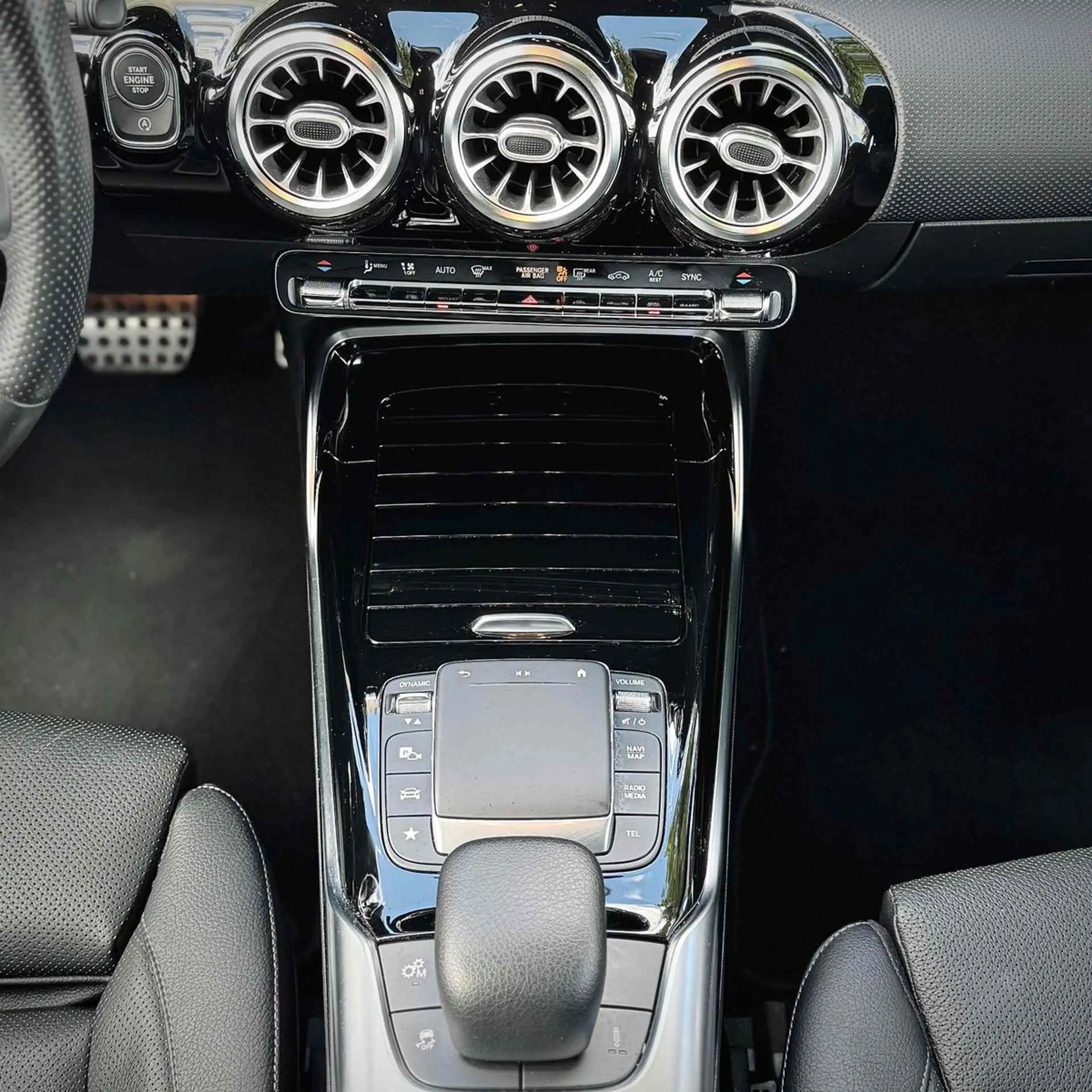 Mercedes-Benz A 45 AMG DISTRO+/MEMORY/SITZKLIMA/360°/BURMEST — photo 14