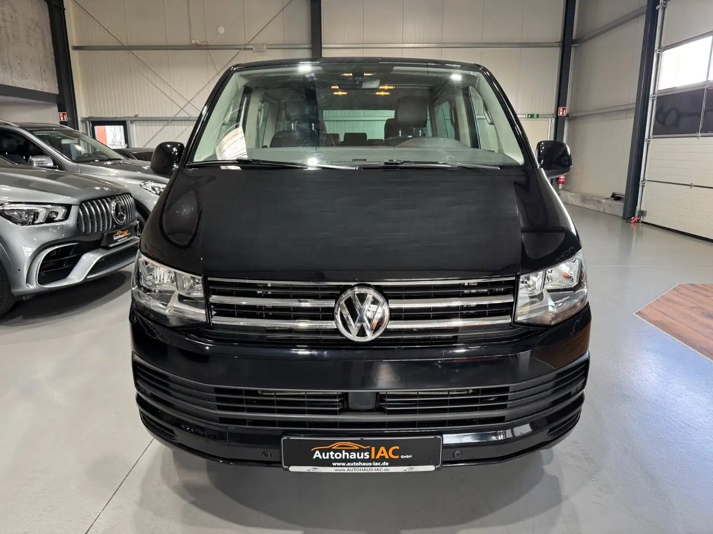 Volkswagen T6 Multivan /STANDHEIZ/7.SITZER/AHK/LEDER/TEMPOMA Schwarz - 2