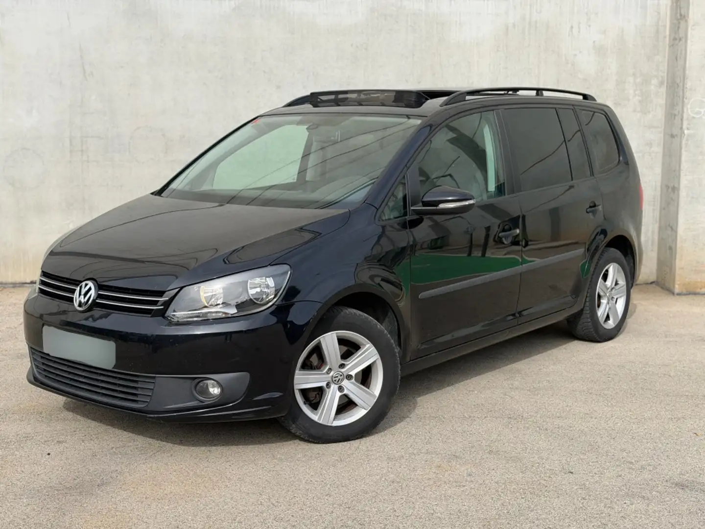 Volkswagen Touran 1.6TDI Business 105 Negro - 1
