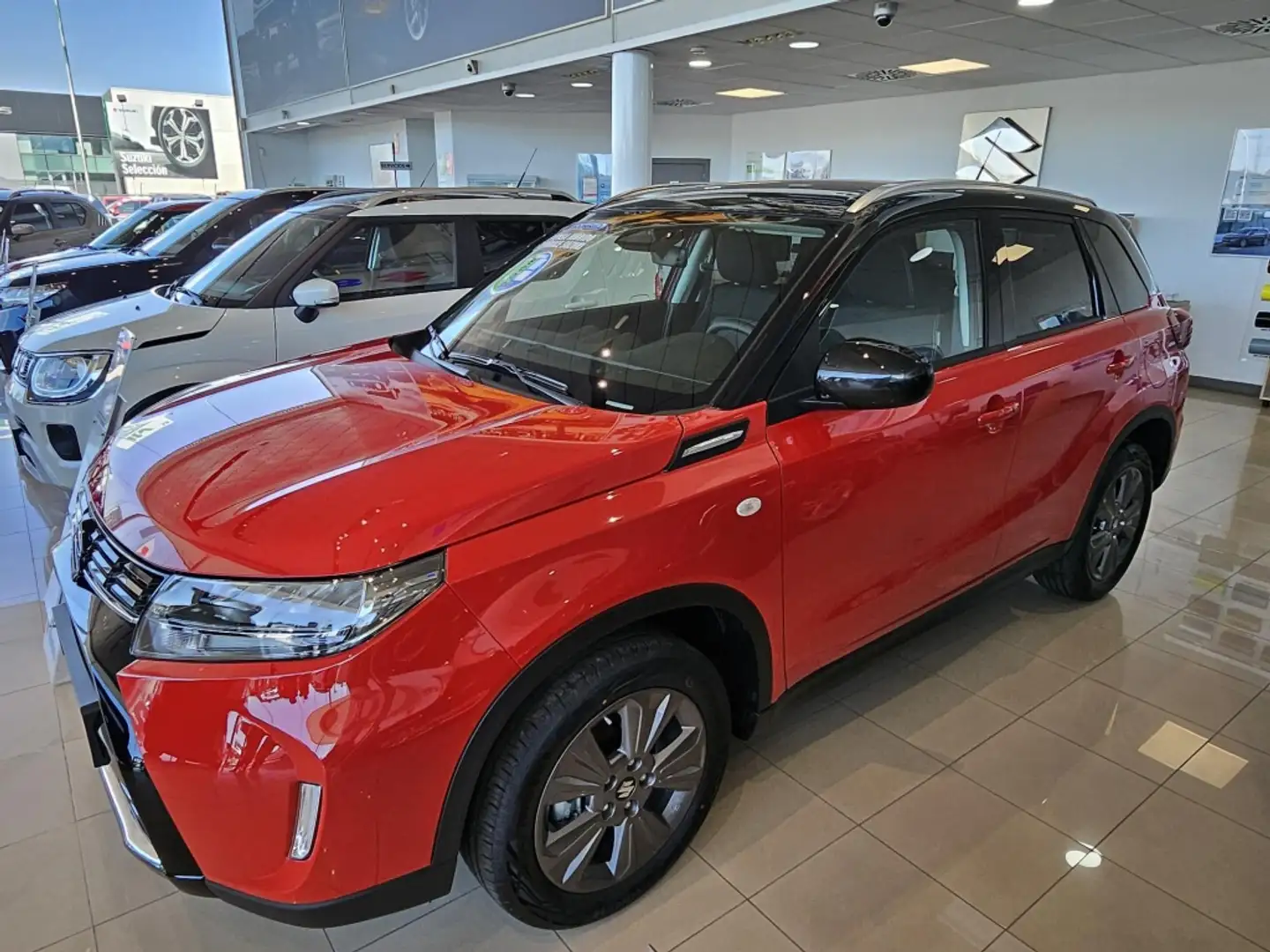 Suzuki Vitara Todoterreno Manual de 5 Puertas Rojo - 2