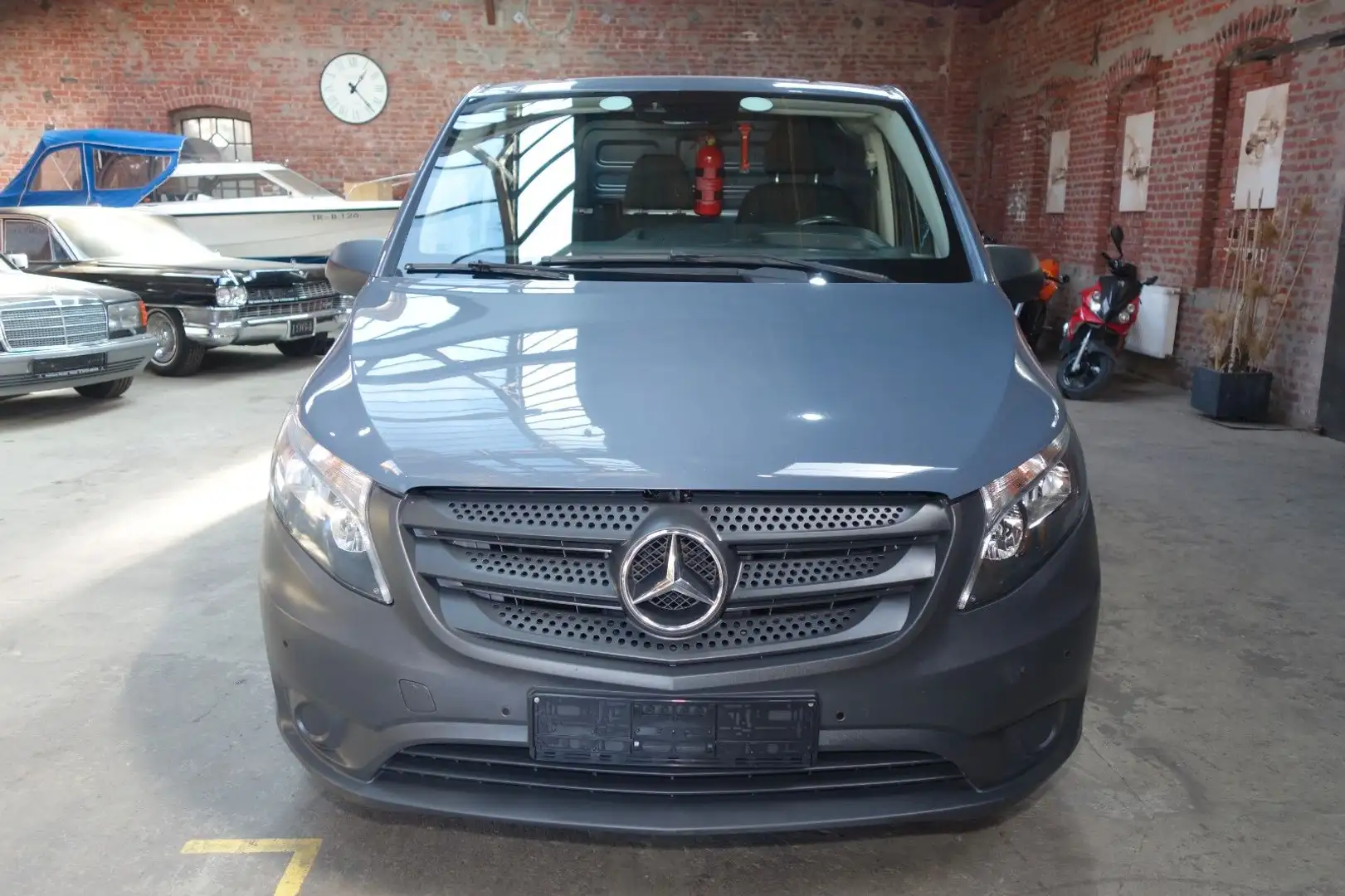 Mercedes-Benz Vito 114 Lang 3Sitze  Kamera  Klima PDC Eur6 Grau - 2