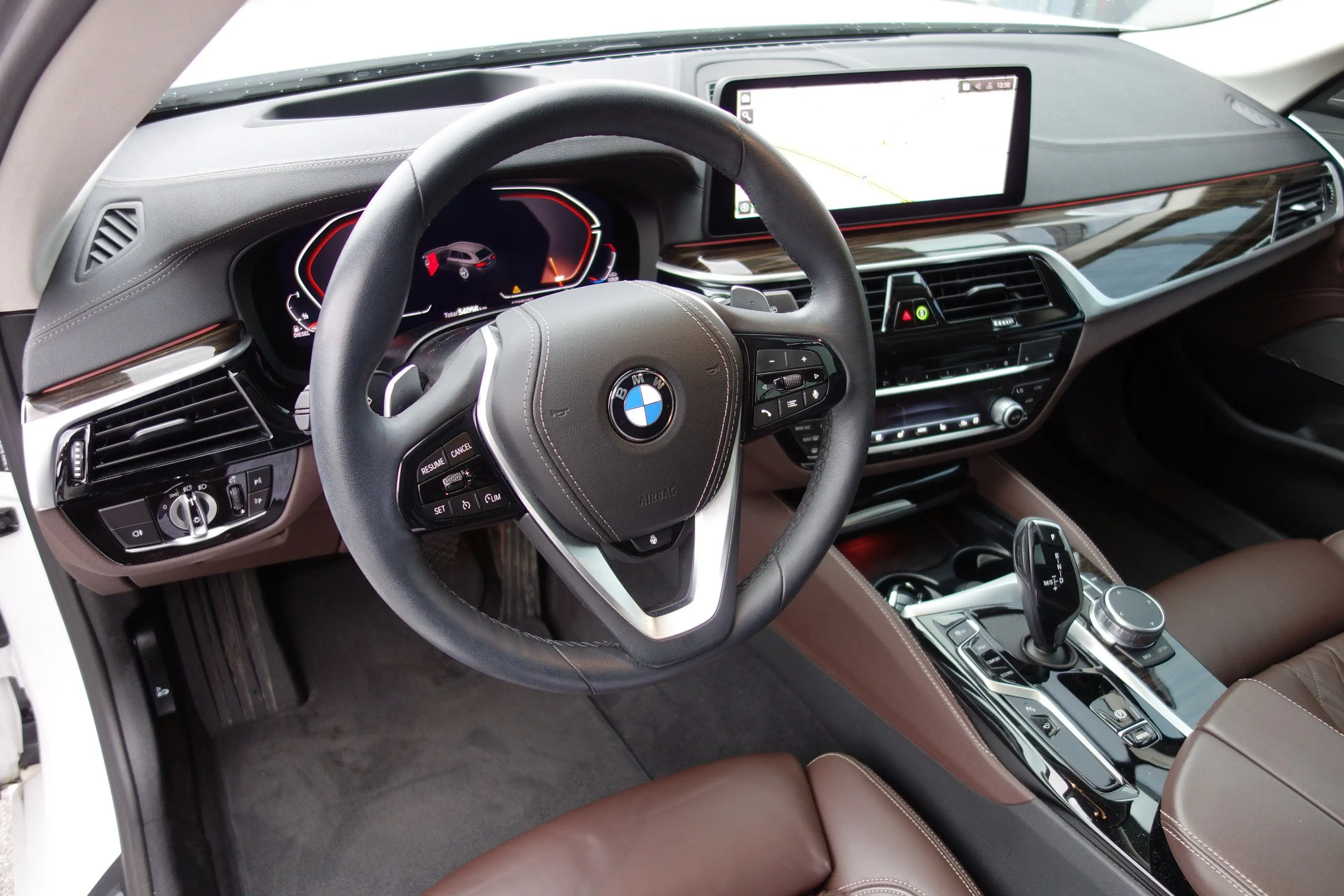 BMW 530 d xDrive Touring Luxury Line Gestiksteuerung — photo 10